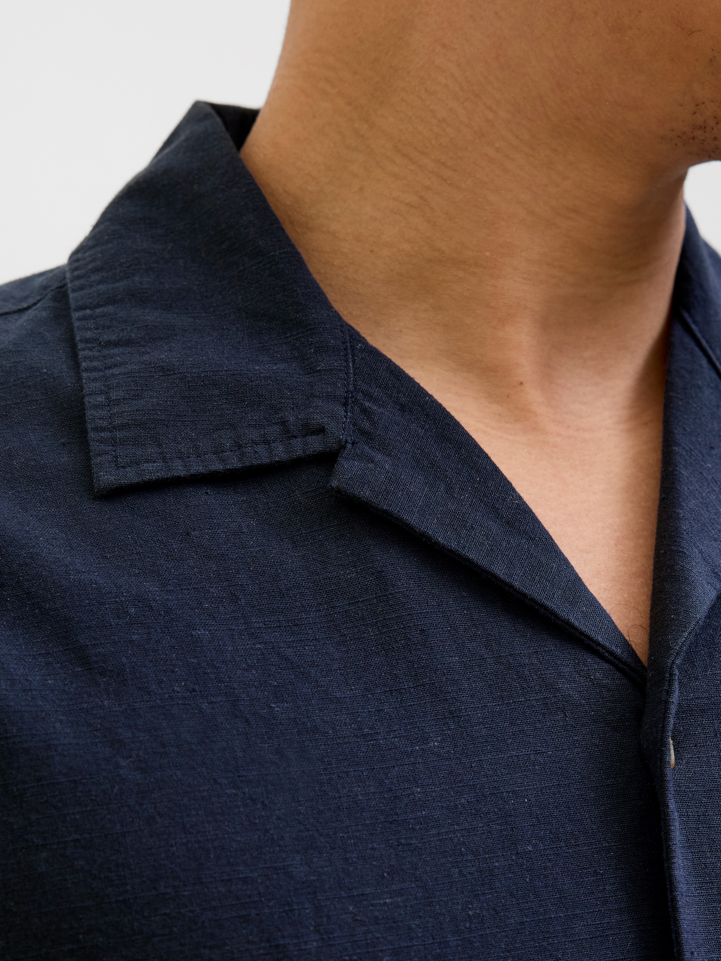 Jack & Jones Kurzarmhemd »JJESUMMER RESORT SHIRT SS SN« mit Resort Kragen