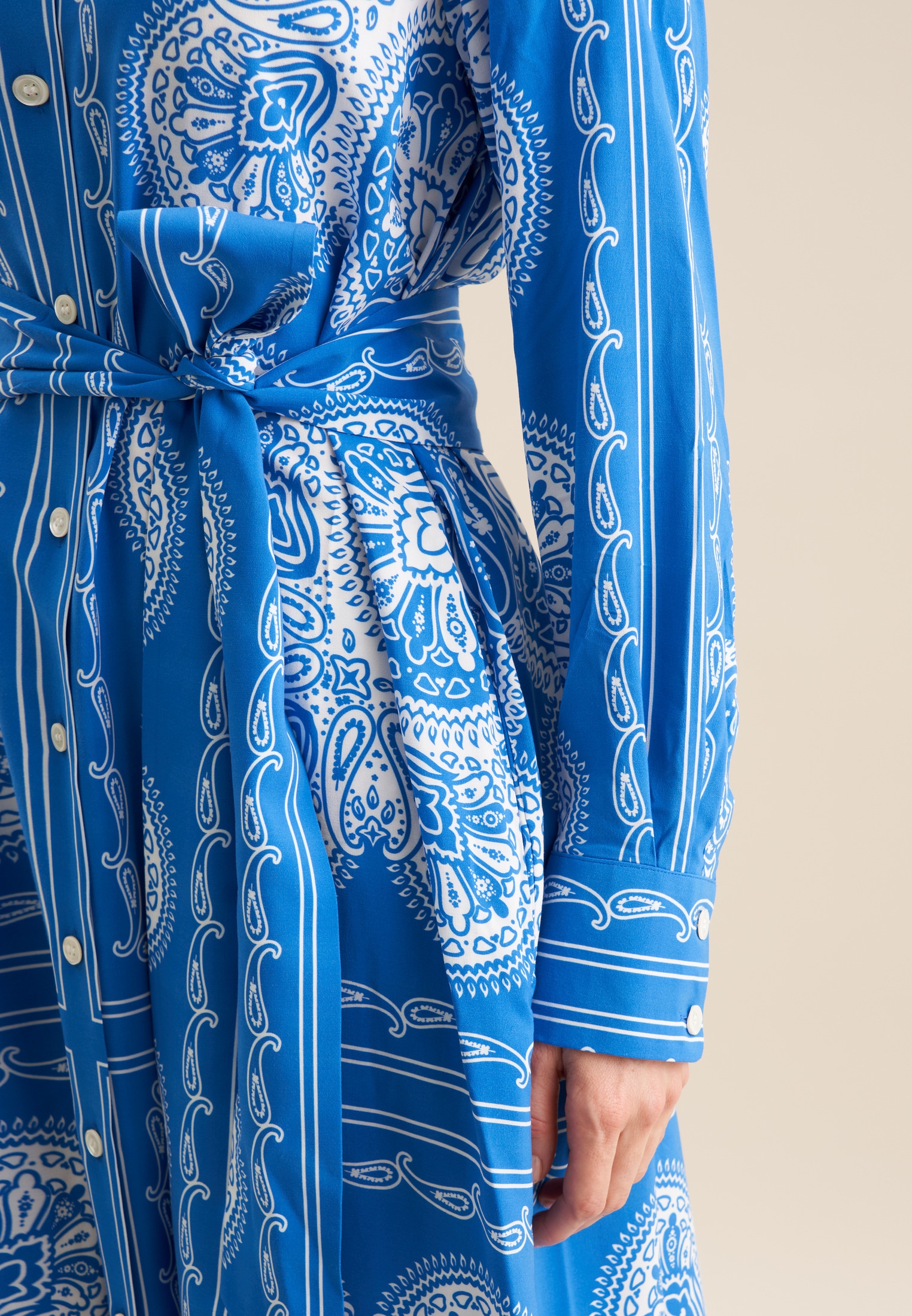 seidensticker Sommerkleid »Schwarze Rose« 1/1 Kragen Tuchprint