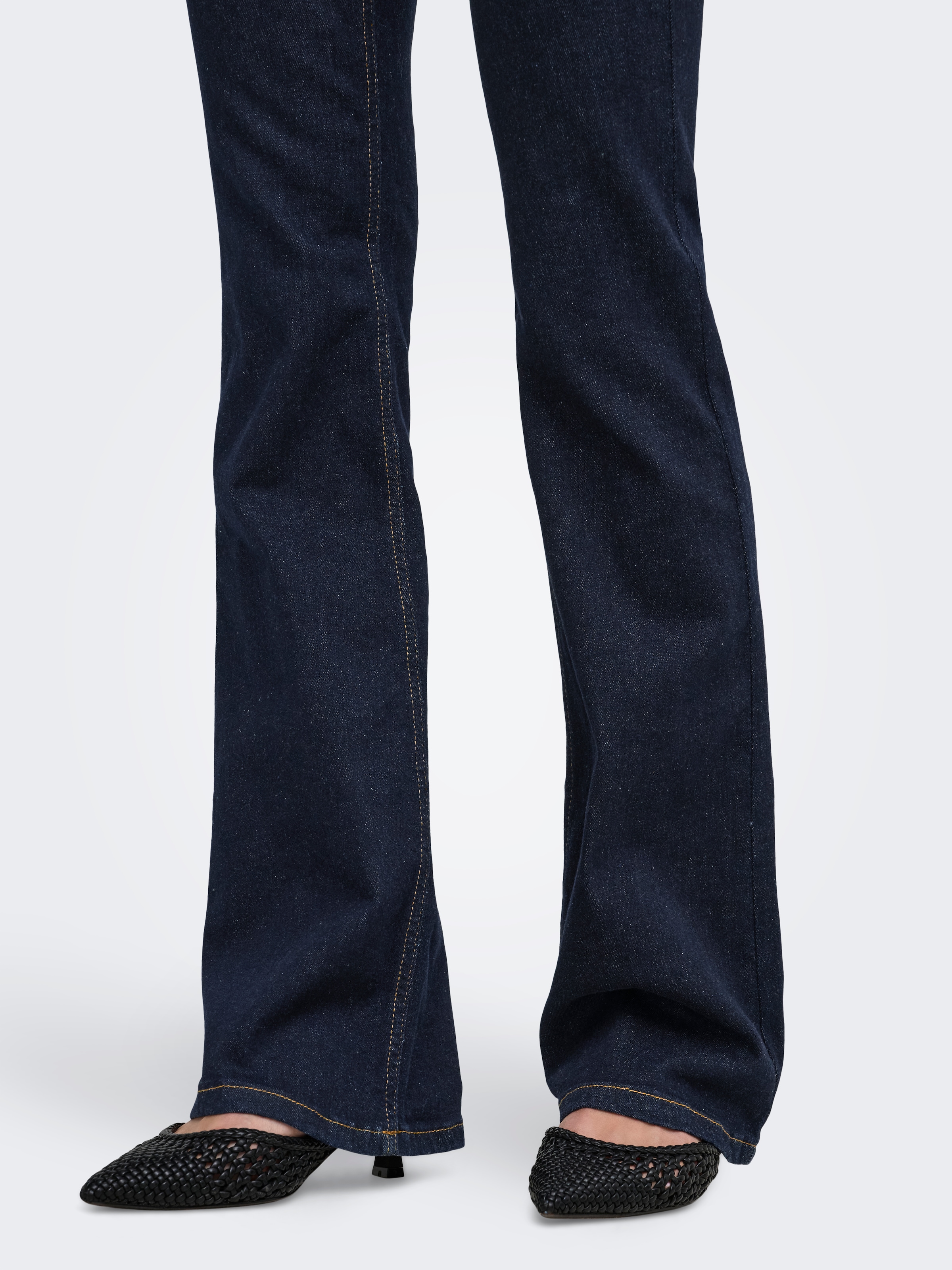 ONLY Jeans bootcut »ONLBLUSH – Bootcut-Jeans mit niedriger Leibhöhe und Stretch« mélange de coton, coupe bootcut