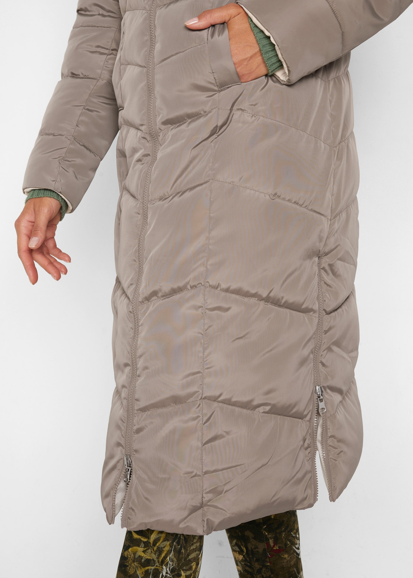 bonprix Steppmantel zum Wenden, 2-Wege-Zipper, Seitenschlitze mit Reissverschluss