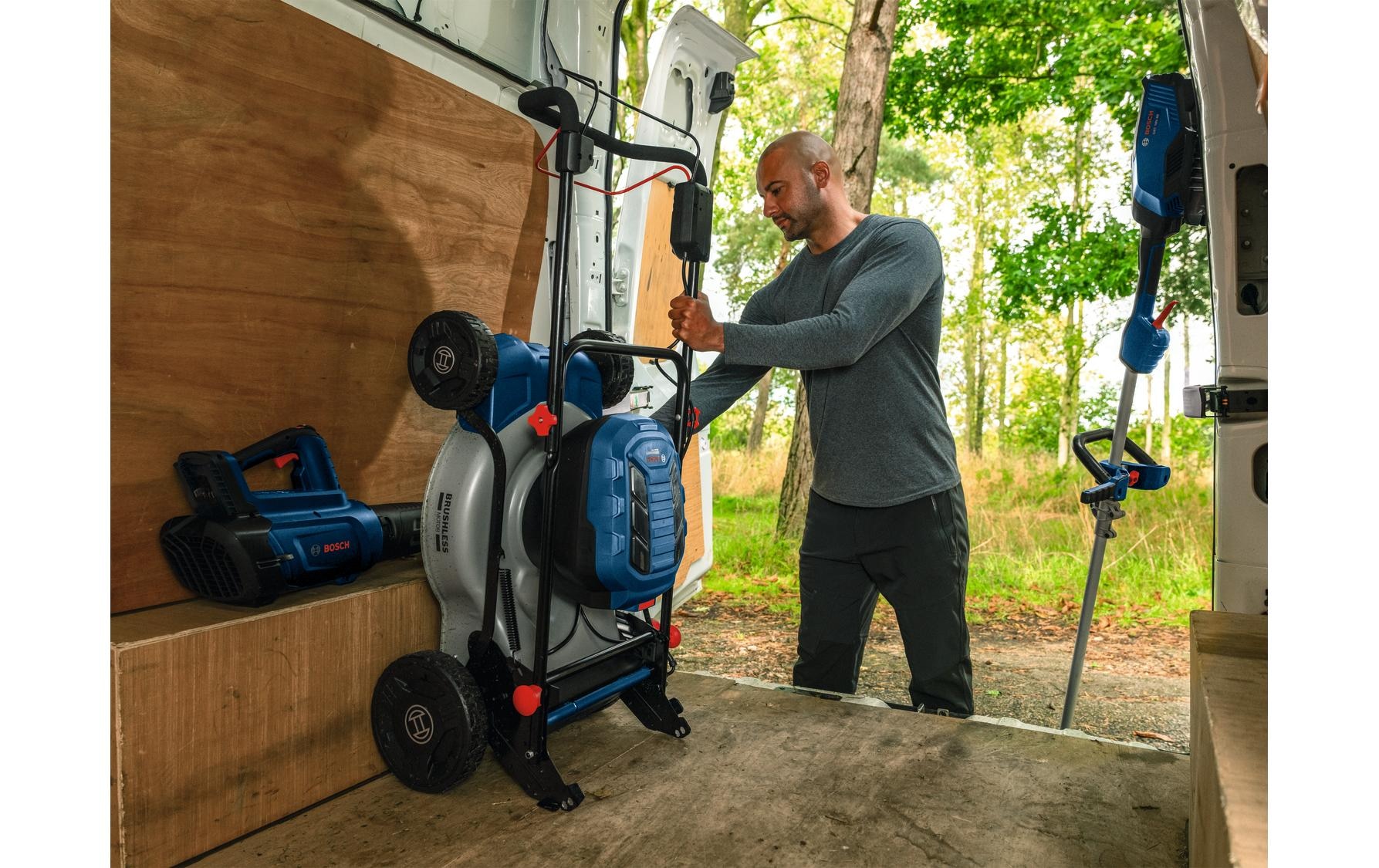 Bosch Professional Akkurasenmäher »GRA18V2-46SP« Selbstfahrend für bequemes und müheloses Mähen