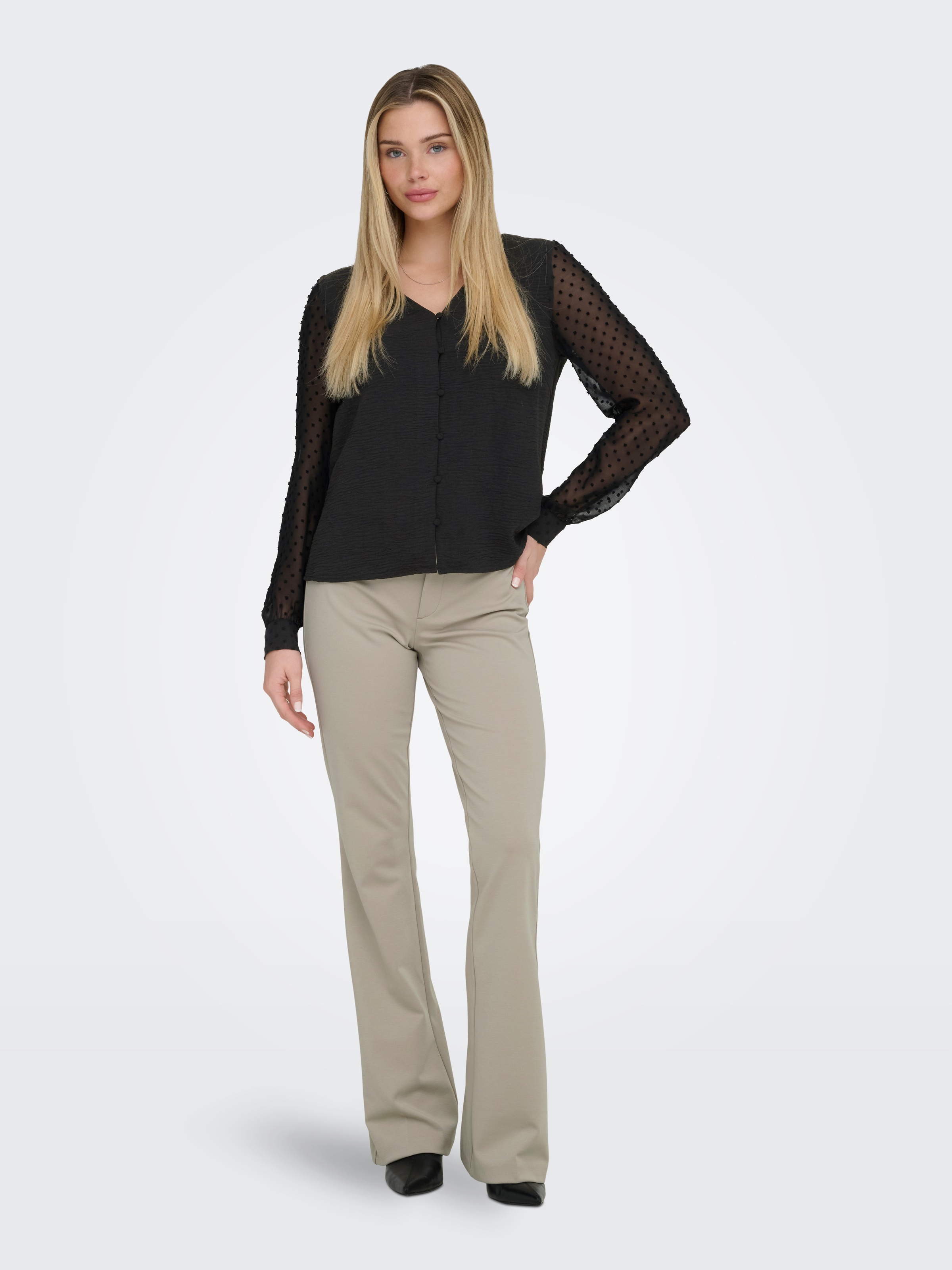 ONLY Blouse à manches longues »ONLRHODES METTE L/S DOBBY VNECK TOP WVN« matière structurée, col en V