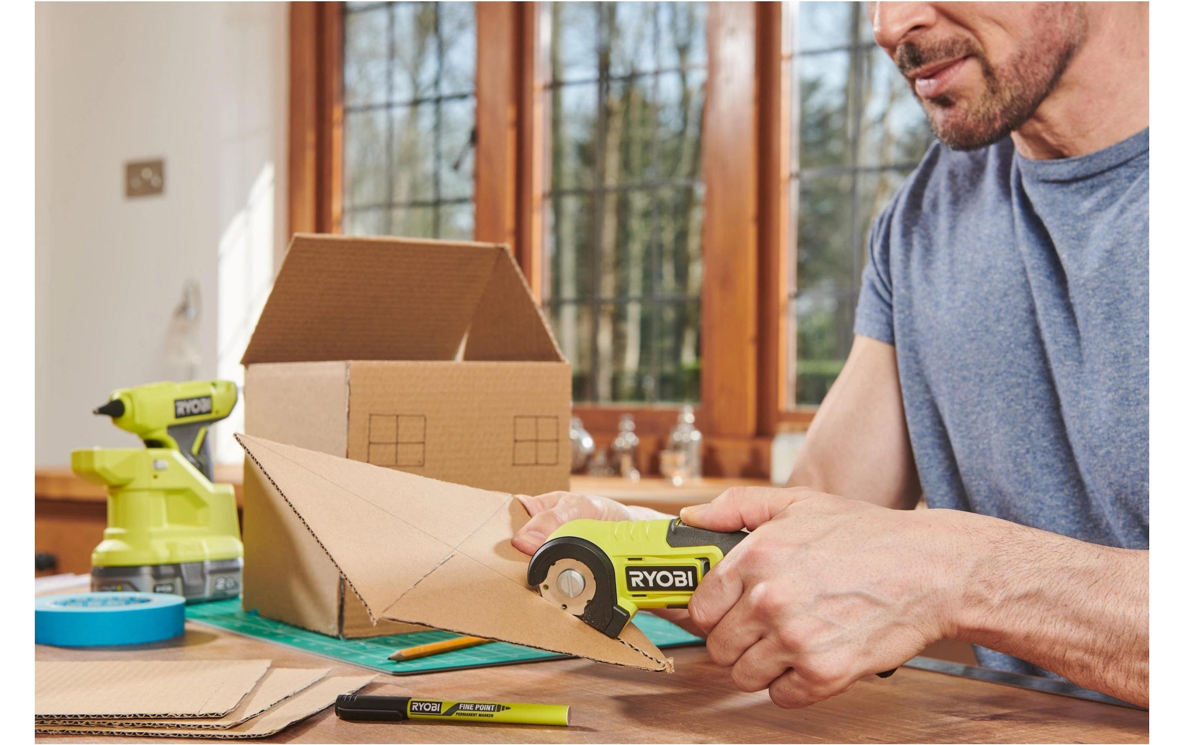 RYOBI Trancheuse universelle »Akku-Universalschneider RCT4-120G«
