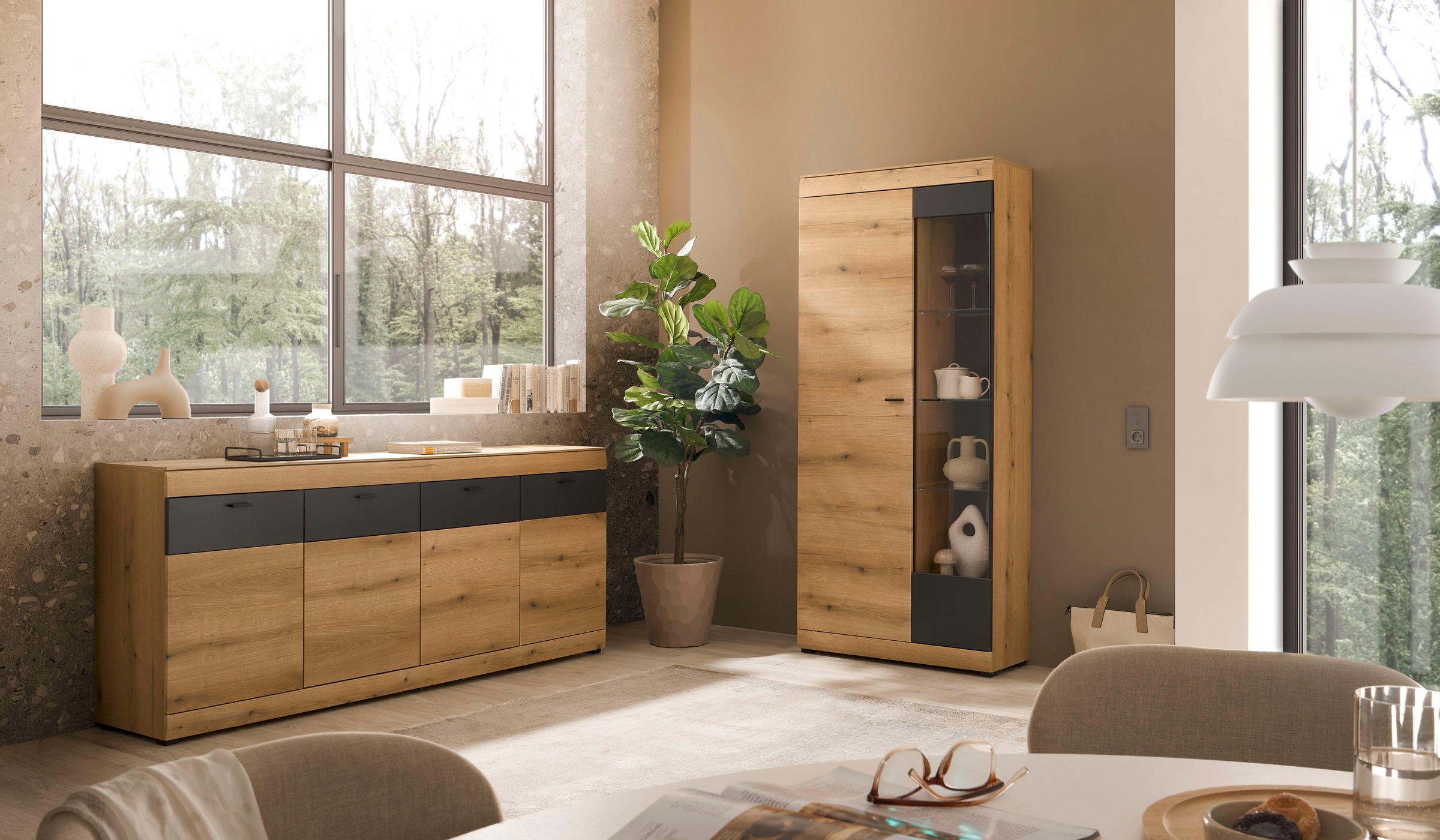 Home affaire Vitrine »Soleto, Vitrinenschrank in Evoke Eiche, moderne Glasvitrine« ausreichend Stauraum, schwarze Griffe aus Metall, zeitlos