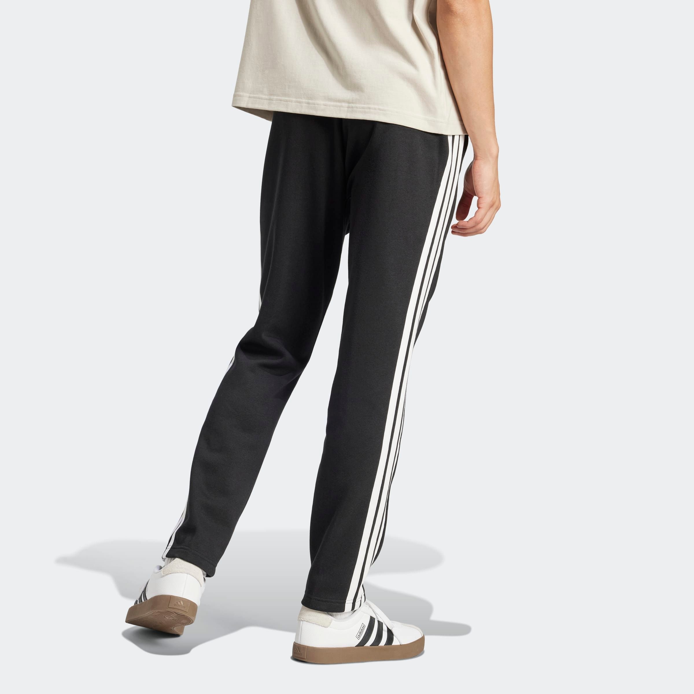 adidas Sportswear Sporthose »ESSENTIALS 3-STREIFEN OPEN HEM«  aus Baumwolle, Polyester und Viskose, offener Saum
