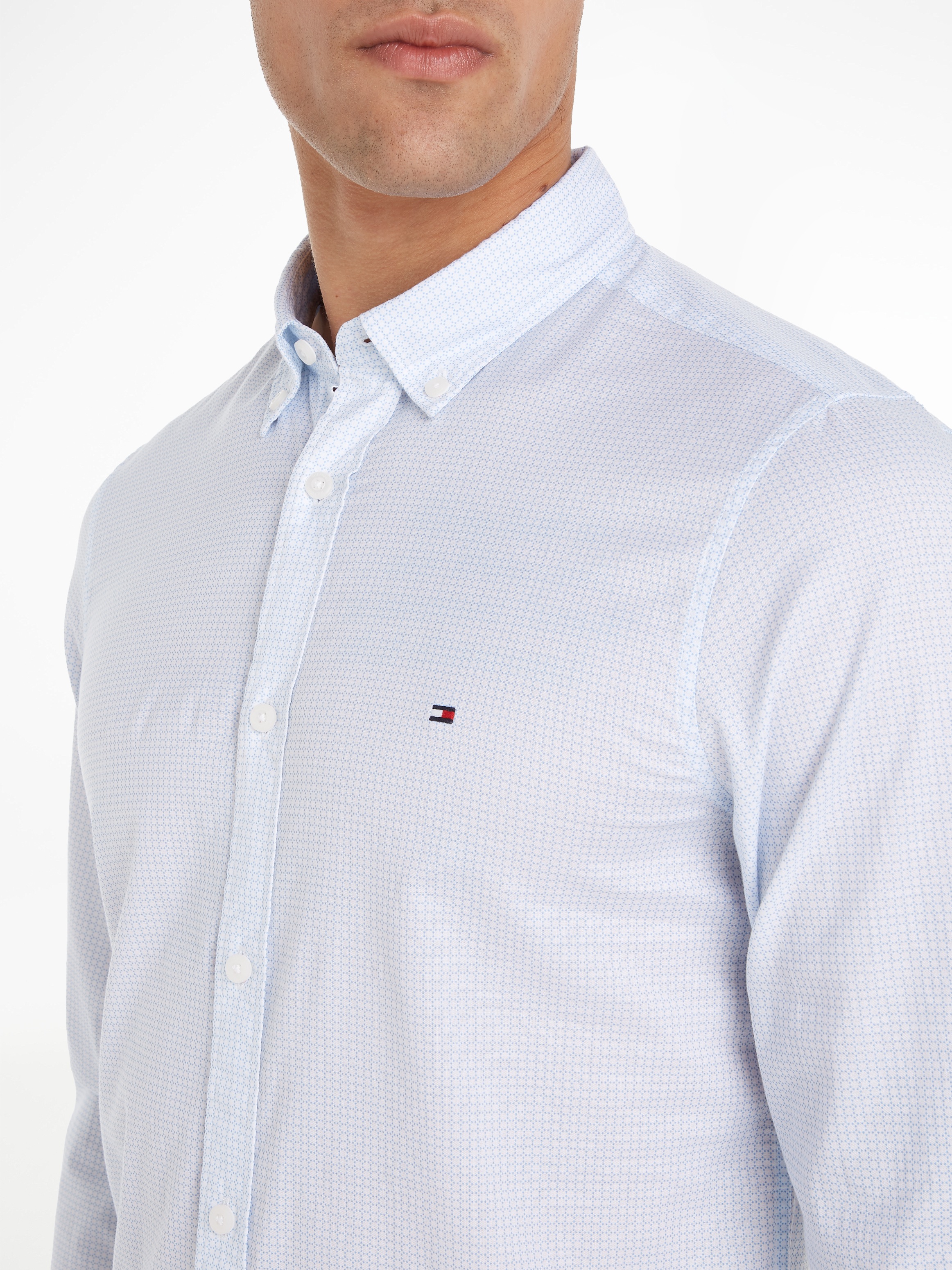 Tommy Hilfiger Businesshemd »FLEX MICRO FOULARD Slim Fit SHIRT« Mit Minimal-Print, Button-down-Kragen