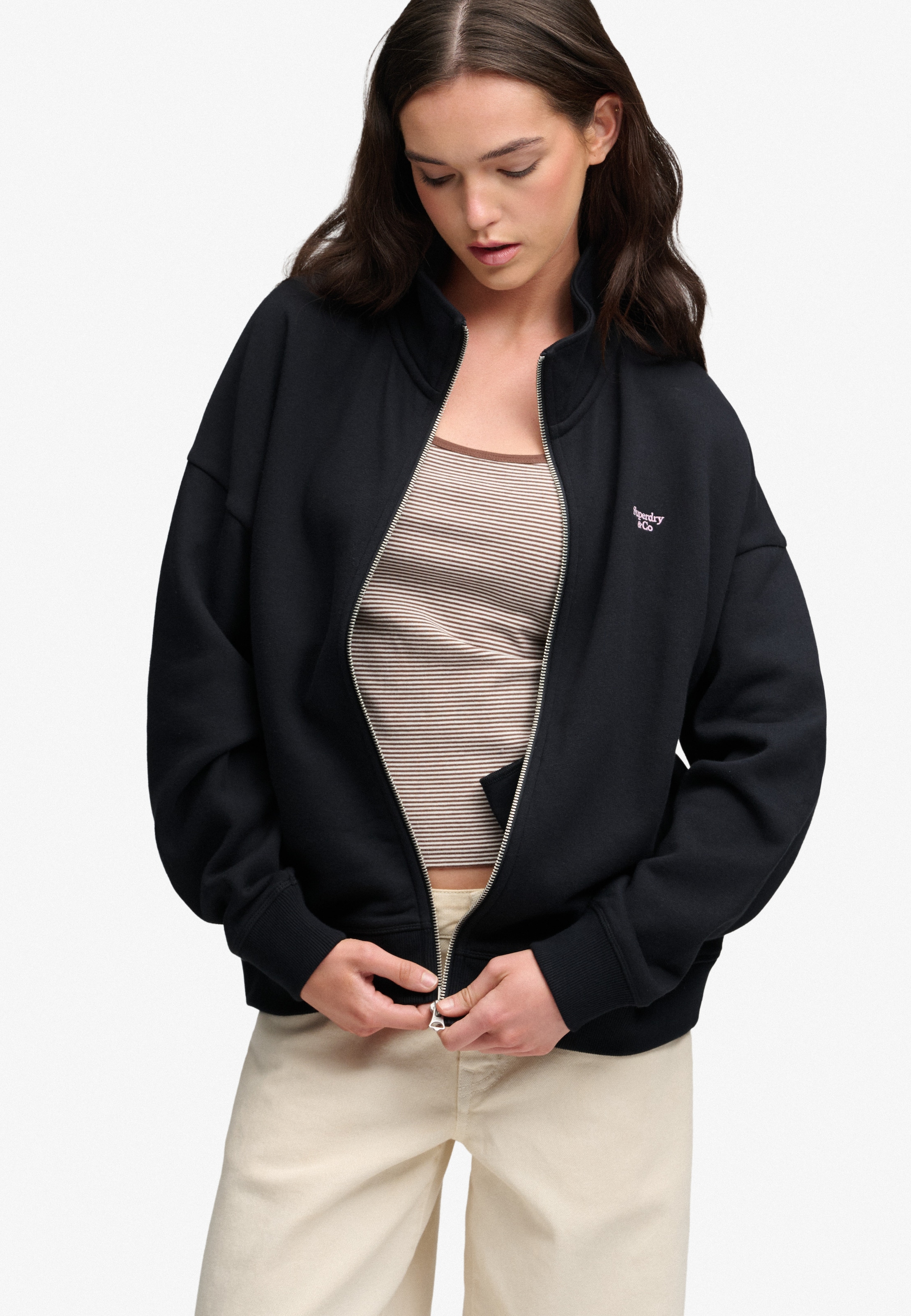 Superdry Veste sweat »SIGNATURE EMB OVERSIZED TRACK« coupe oversize, avec fermeture éclair, encolure haute fermée