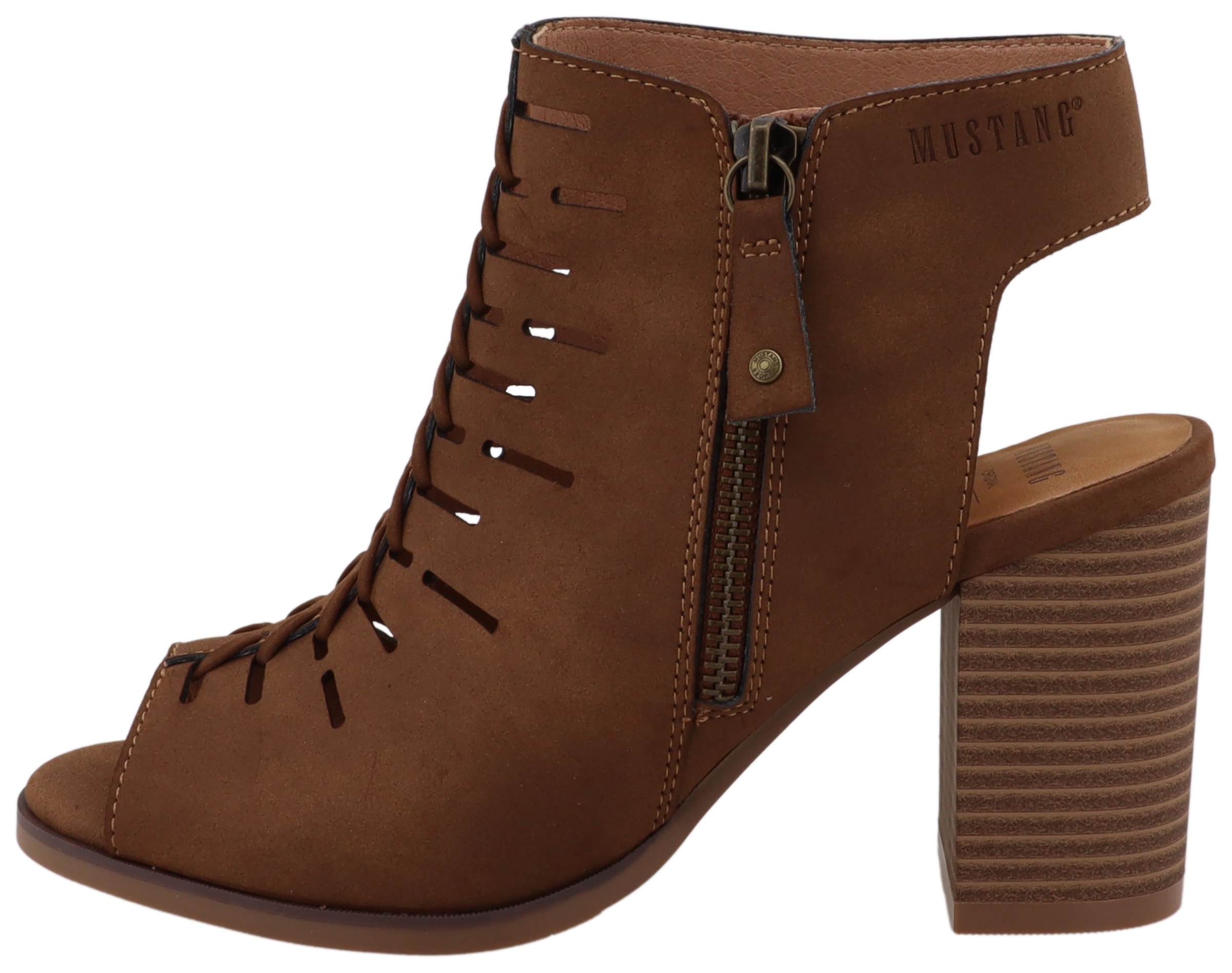 Mustang Shoes Sandales à tige »Louise«  talon bloc, chaussure d'été avec découpes à la mode