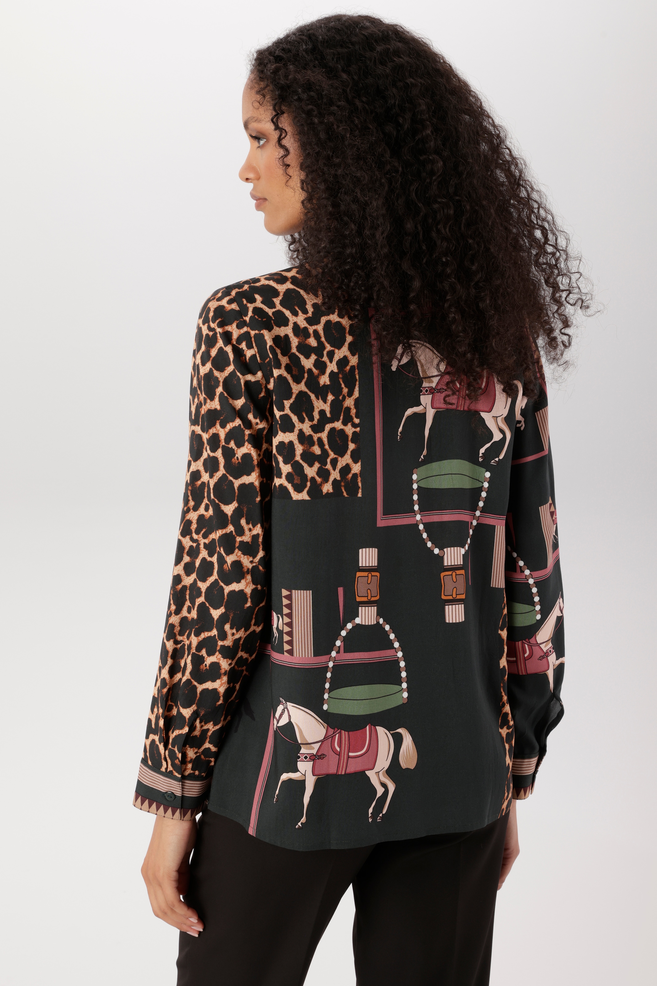 Aniston SELECTED Blouse chemise avec imprimé animalier artistique et remarquable - NOUVELLE COLLECTION