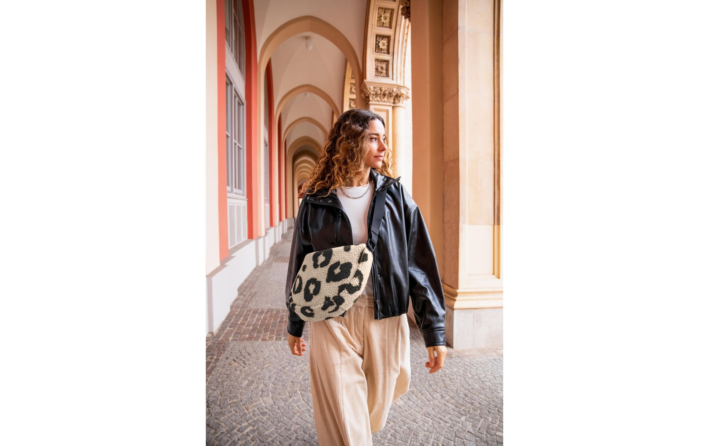 REISENTHEL® Sac à bandoulière »Reisenthel Schultertasche Moonbag S Teddy Leo Cream«