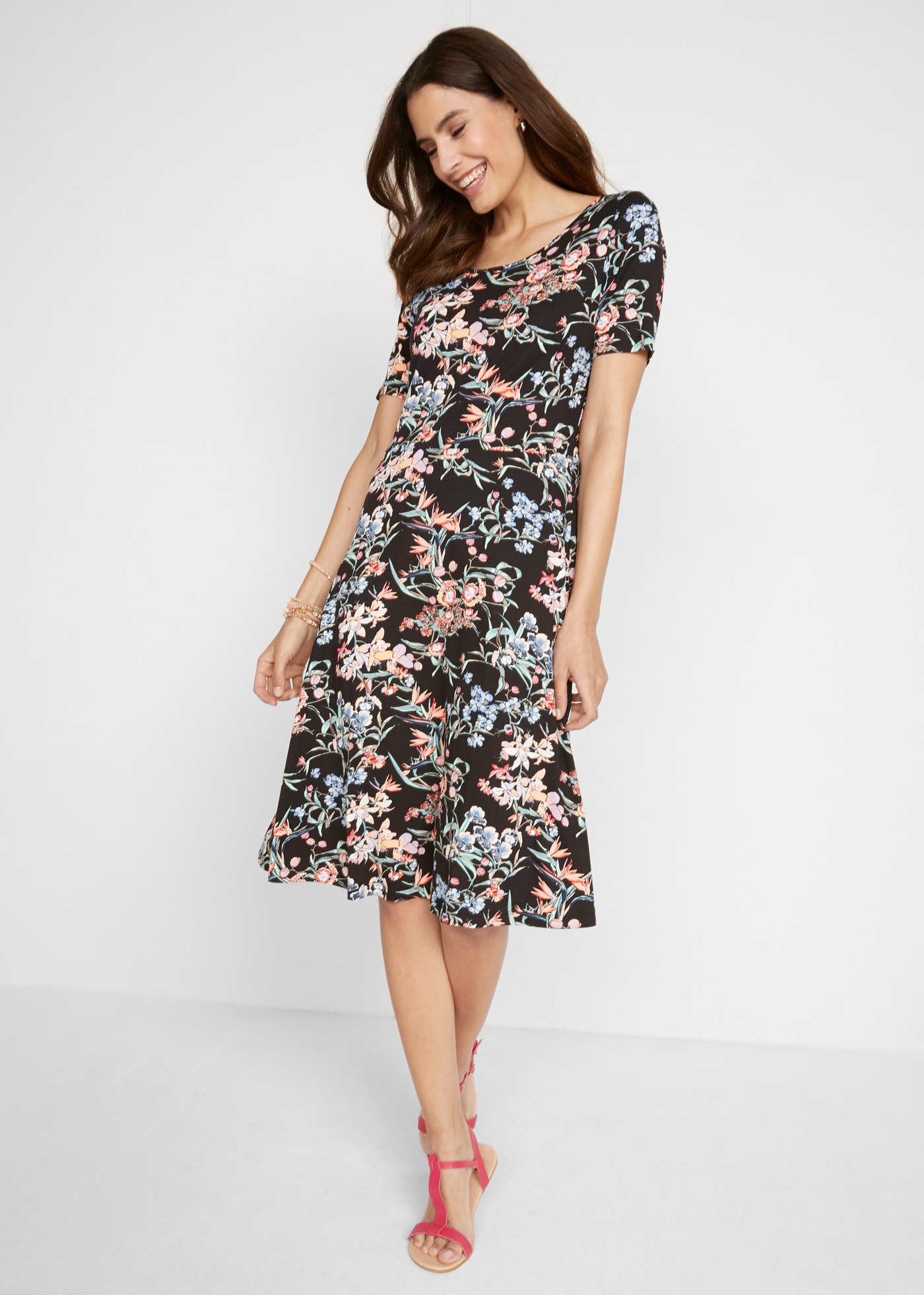 bonprix Robe en jersey für warme Tage, aus Viskose mit Elasthan, A-Linien-Schnitt