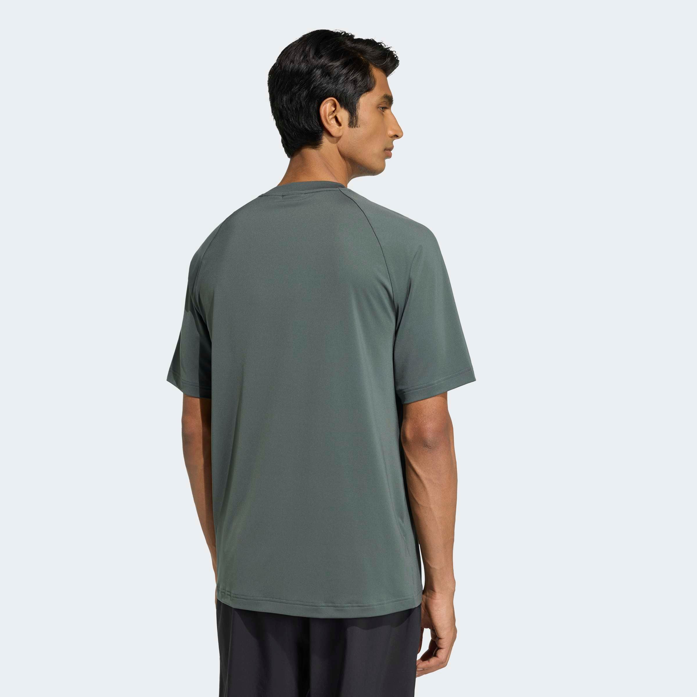 adidas Originals T-Shirt »TECH ESS POLY T« sportlicher Stil, ohne Verschluss, aus Polyester
