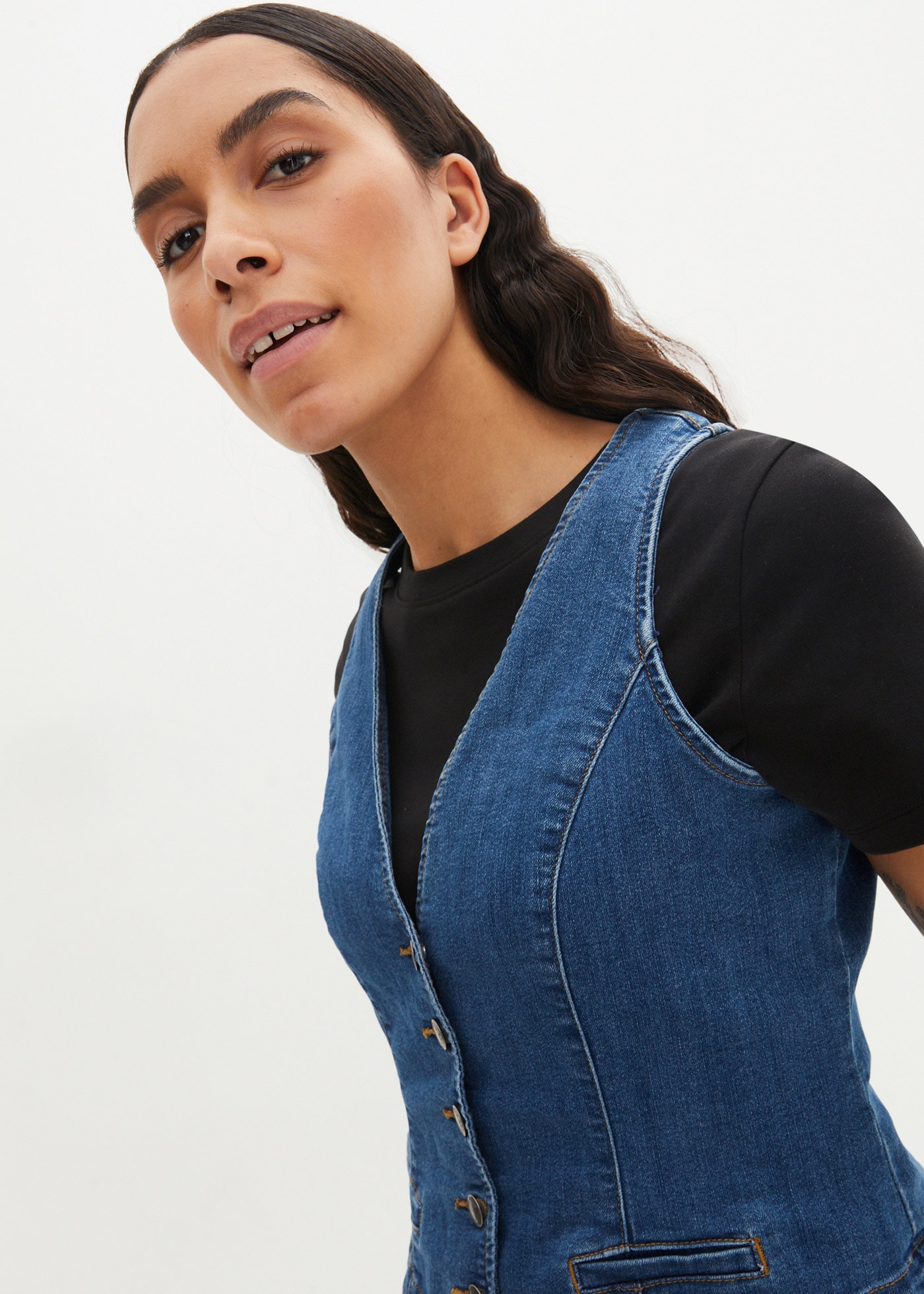 bonprix Jeansweste »Stretch-Jeansweste« aus Baumwollmischung, taillierte Passform, mit Knopfleiste