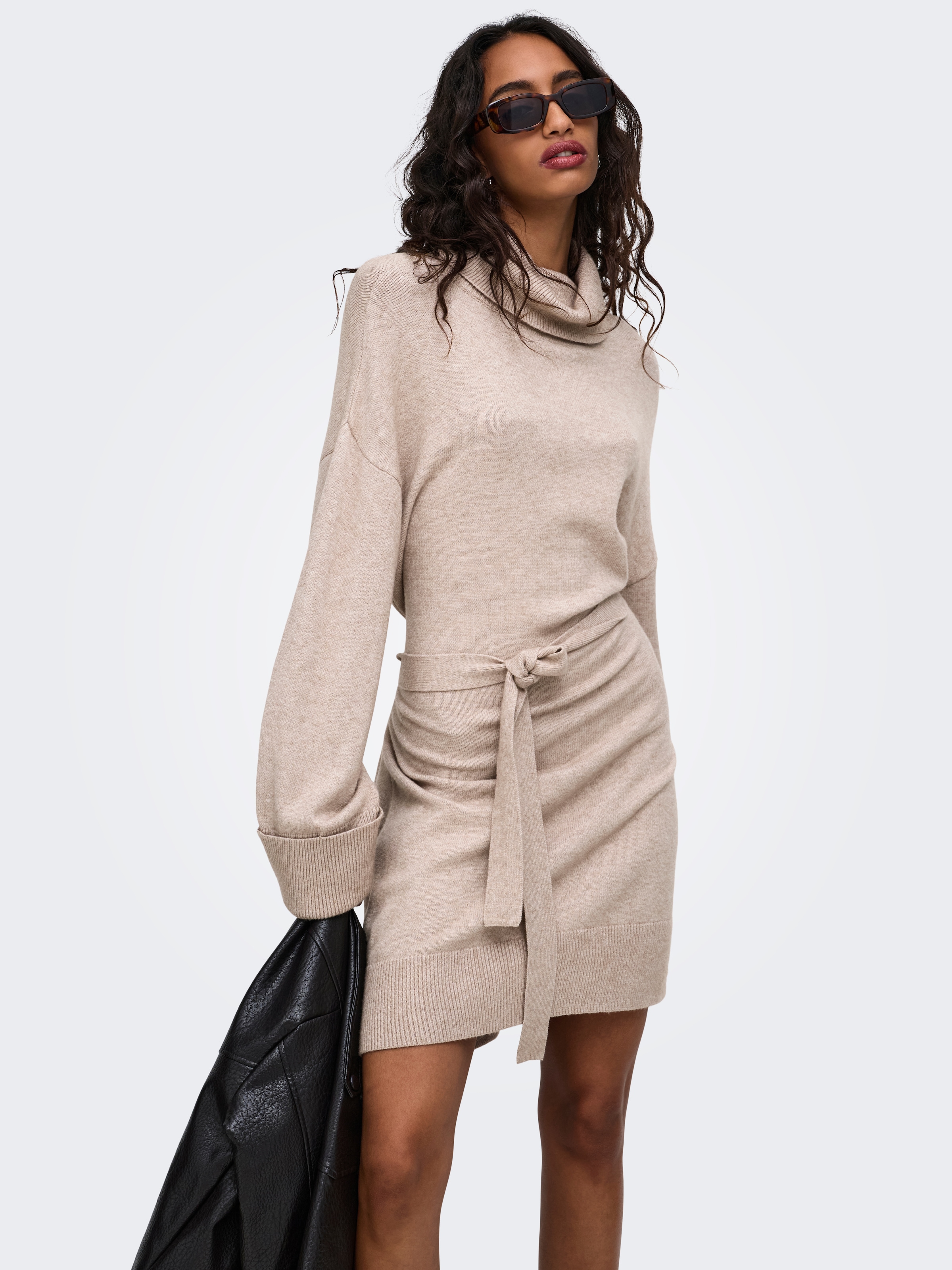 ONLY Robe en tricot »ONLPRINCESS LS ROLL-NECK DRESS KNT NOOS« Viskosemischung, regular fit