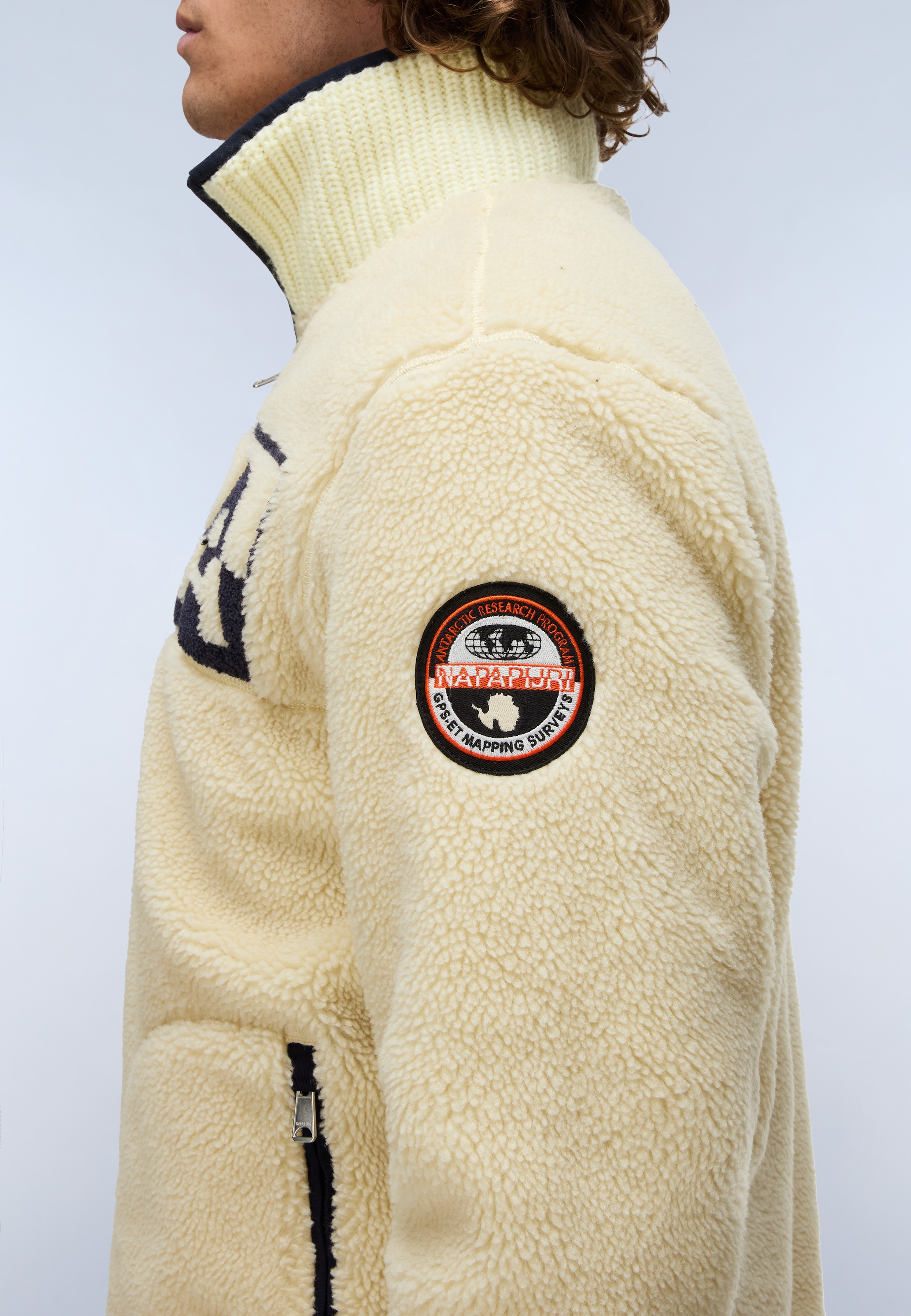Napapijri Fleeceshirt »T-ARCHIVE FLEECE HZ PUTTY N5E« aus Polyester, mit weichem Griff, auch in grossen Grössen