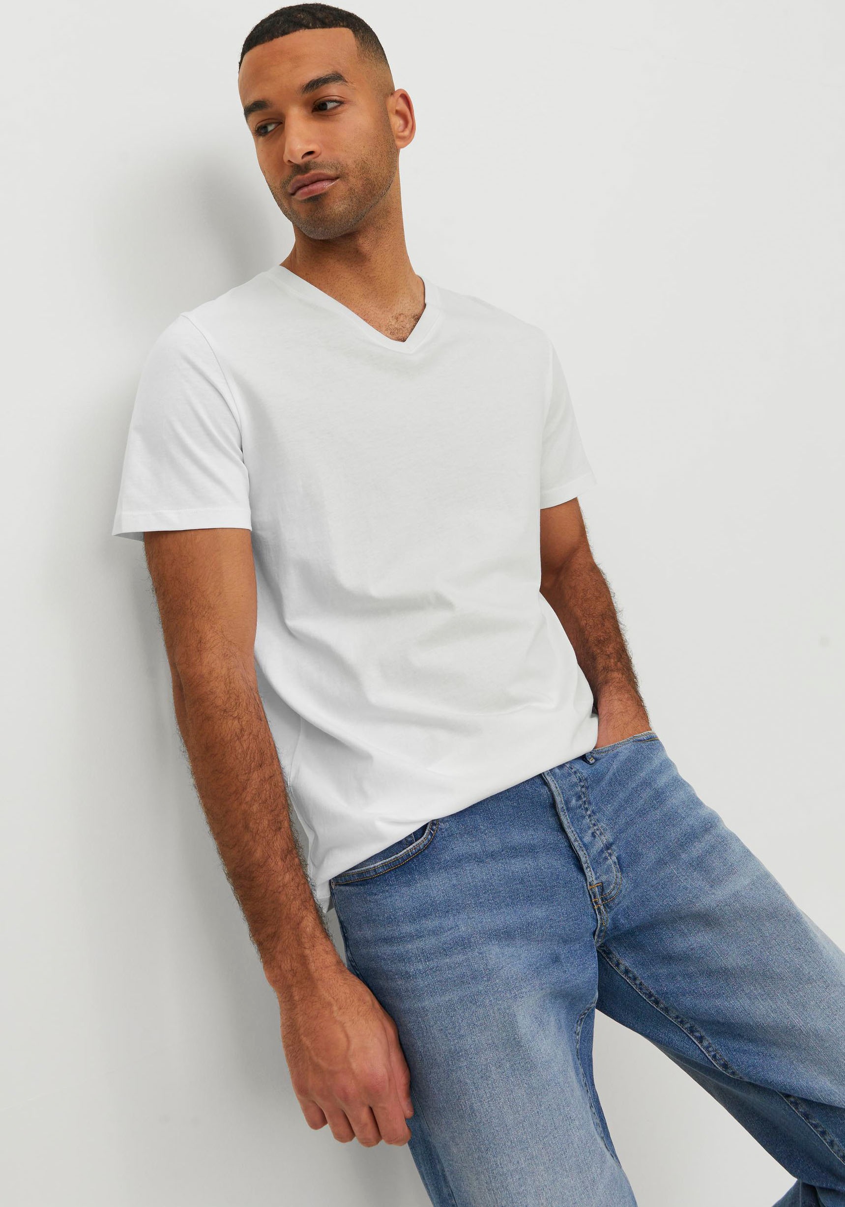 Jack & Jones T-shirt en V »JJEORGANIC mit V-Ausschnitt, lässig kombinierbar, ideal für Alltag« unifarben, modisch, regular fit, Baumwolle, V-Ausschnitt