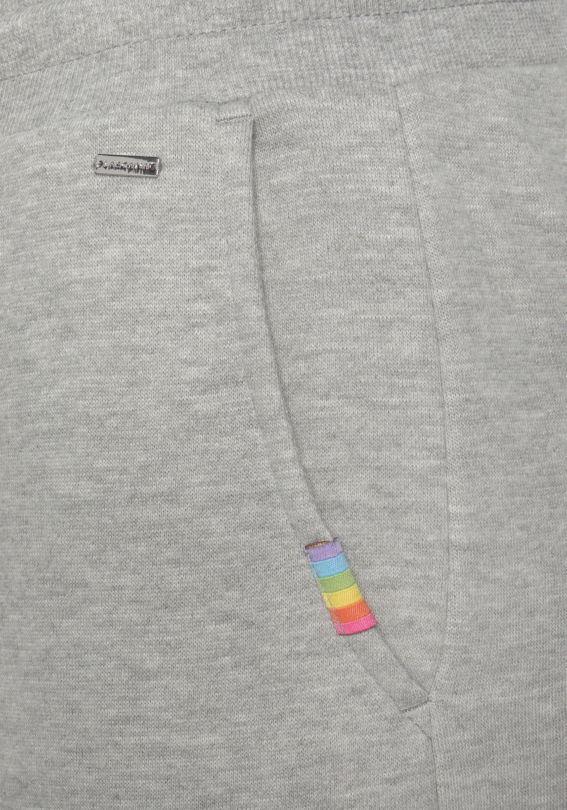 LASCANA Relaxshorts »Pride«  mit Regenbogen-Label