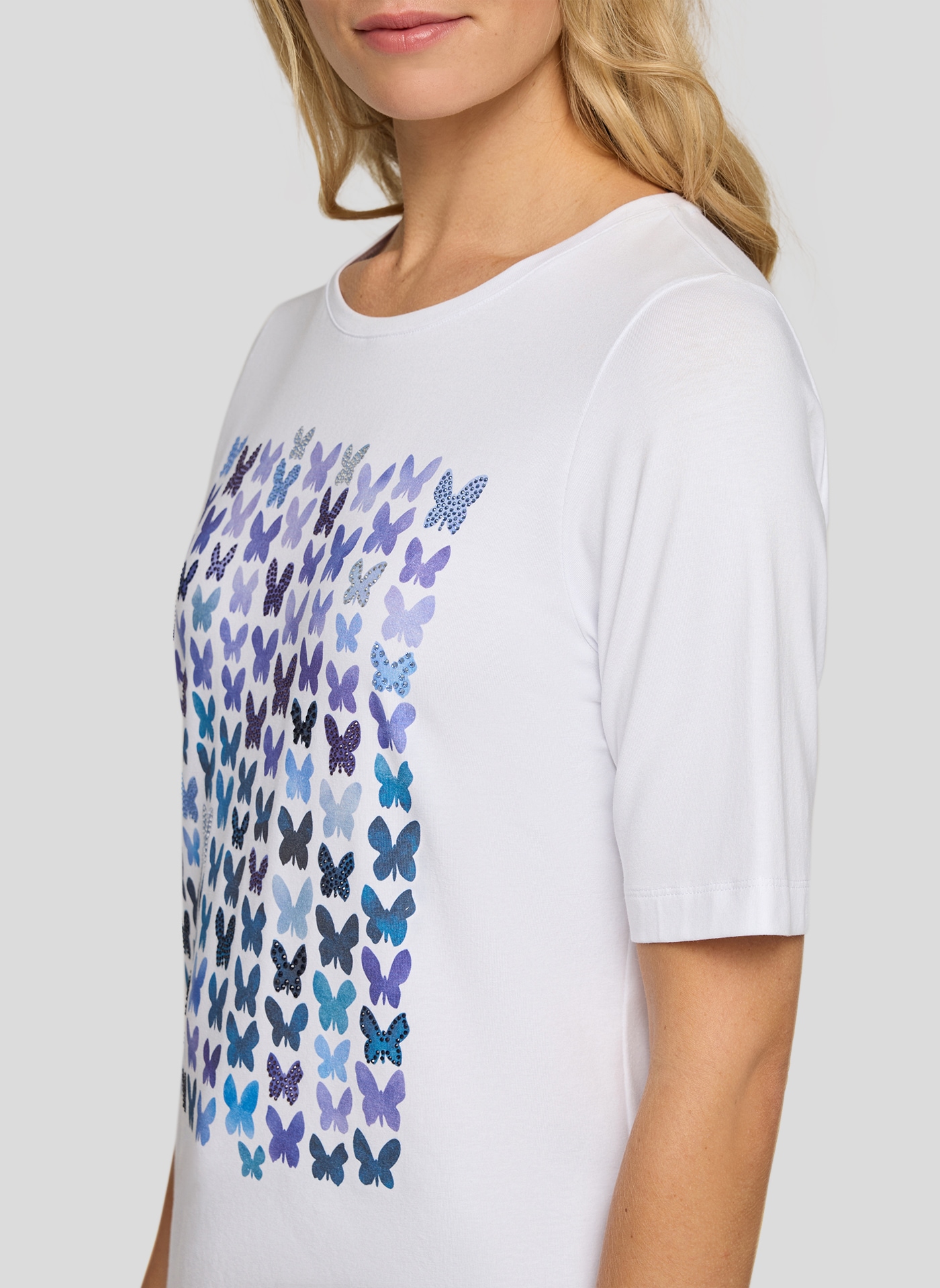 Rabe T-shirt mit Schmetterling Print