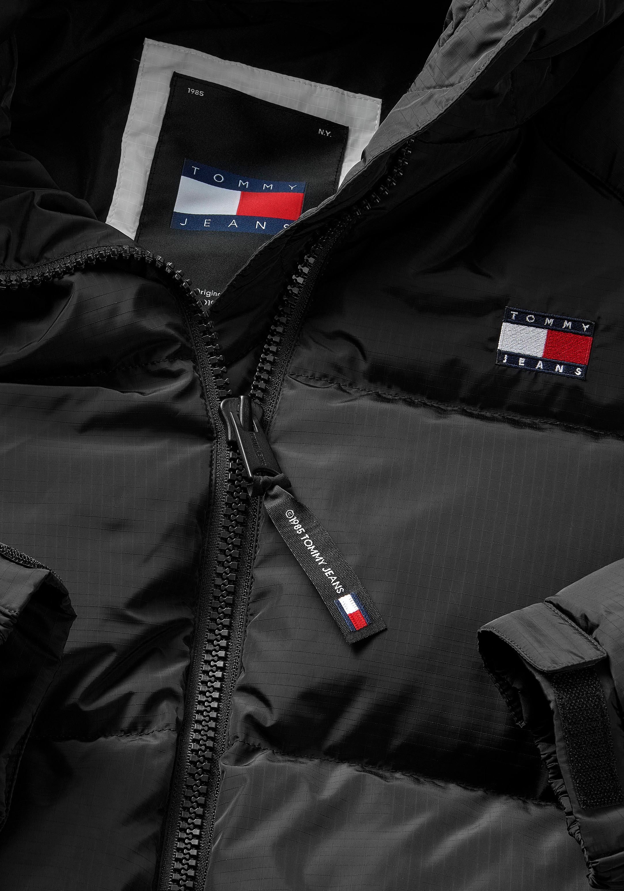 Tommy Jeans Veste matelassée »TJW ALASKA PUFFER EXT« avec capuche avec broderies logo