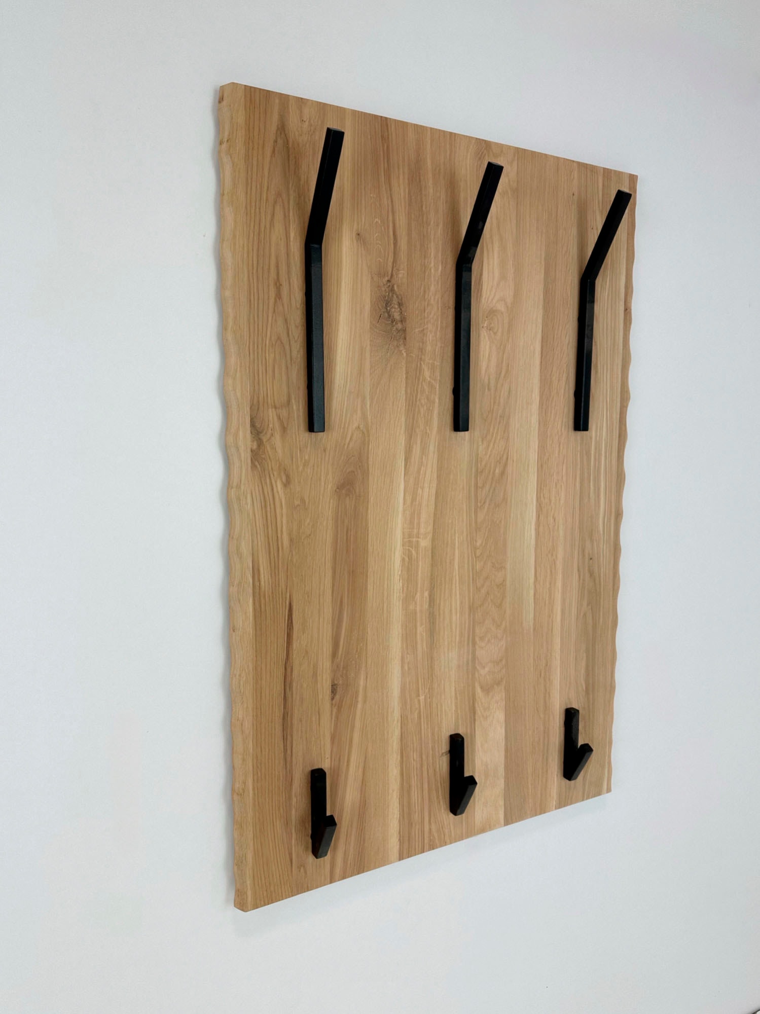 andas Garderobenpaneel »Belfort« B/T/H: 60/90/9 cm,  aus Eichenholz, FSC® zertifiziert, mit 6 Metallhaken