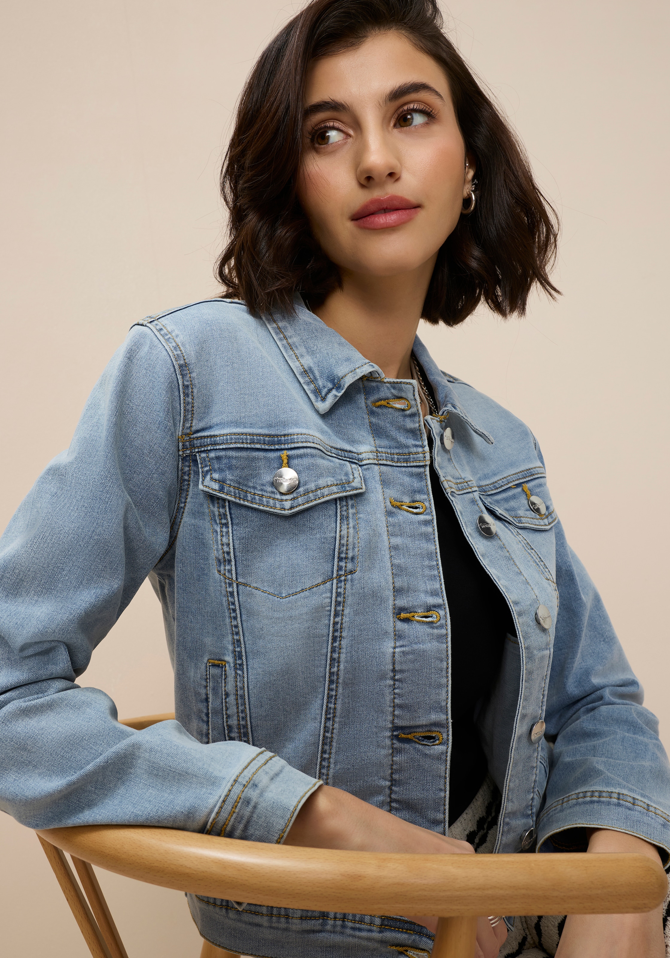 Tamaris Veste en jean aus elastischem Denim-Material, mit Brusttaschen und Eingrifftaschen