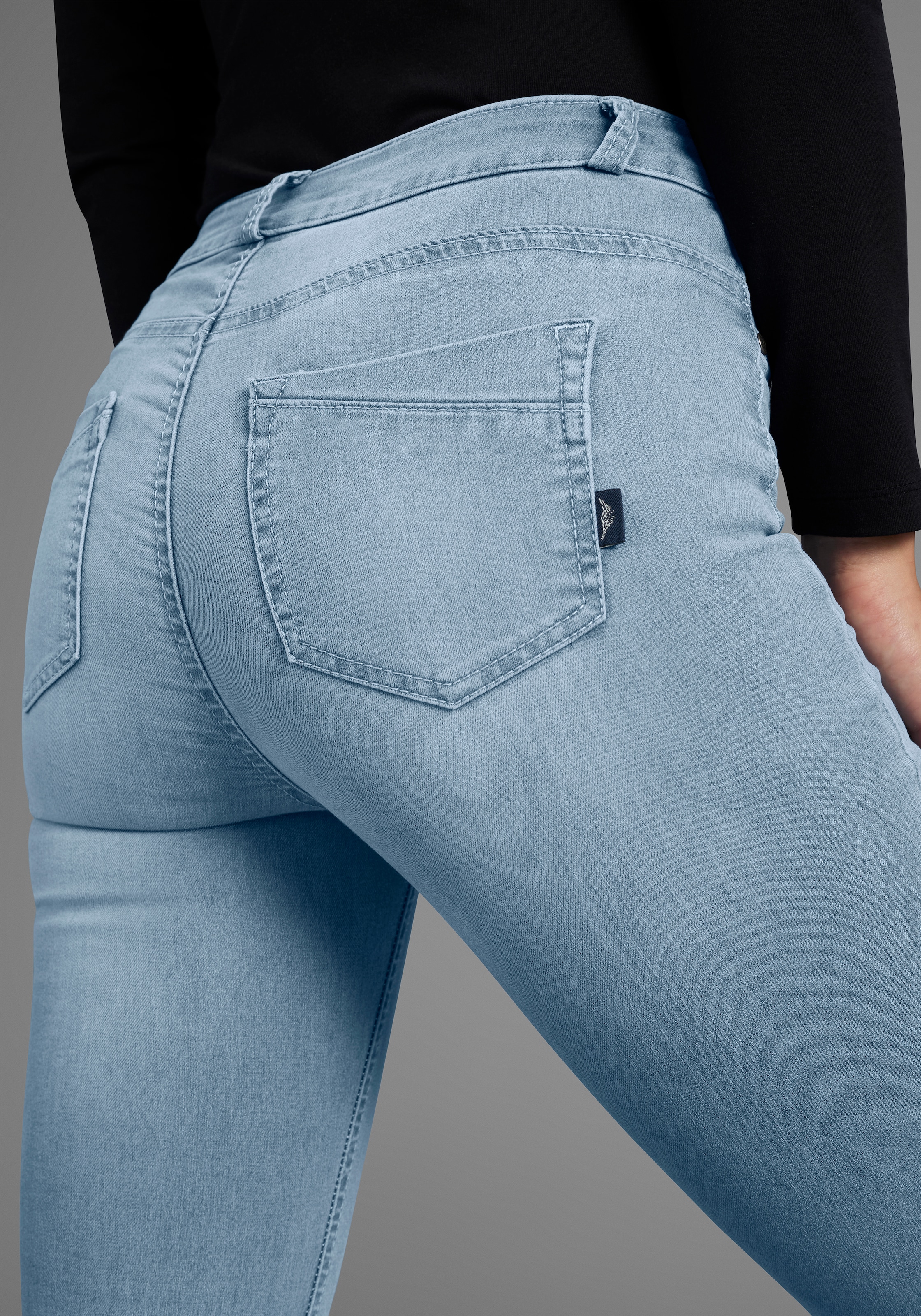 Arizona Jeans bootcut »Ultra Stretch« ausgestellte Beinform,  Used-Waschung,  hohe Leibhöhe