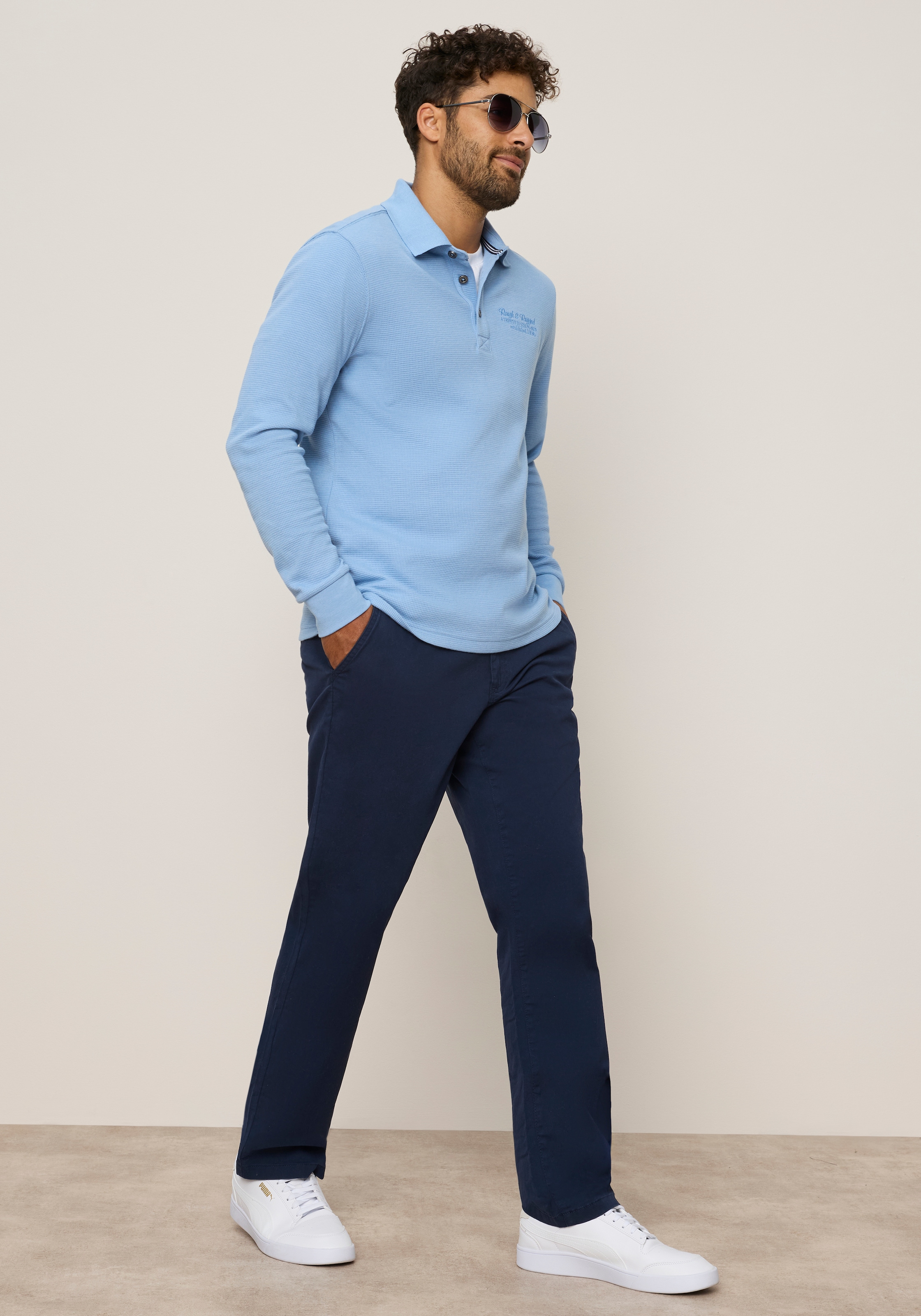 Man's World Chinohose »"Classic Fit" mit verdecktem Dehnbund«  Das Must-have der Saison: Klassische Chino, angesagte Farben