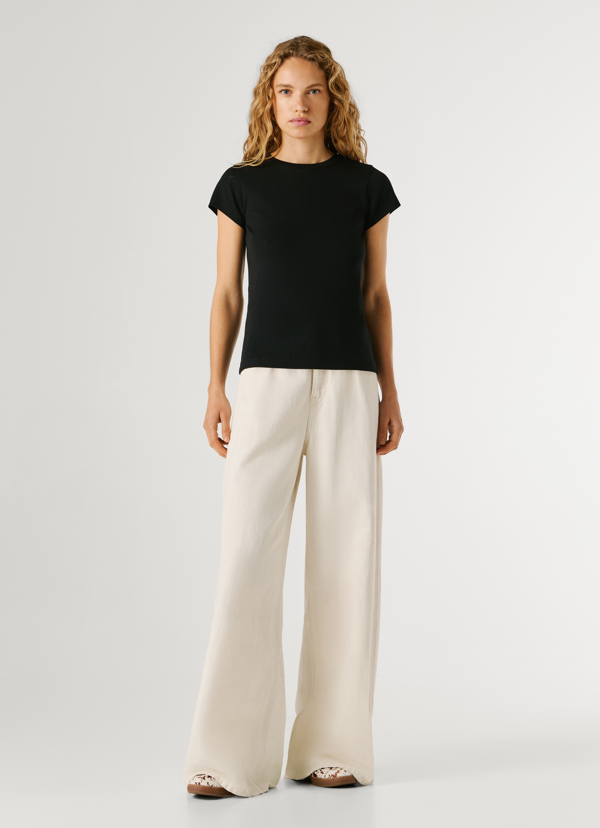 Pepe Jeans T-shirt »MERIDA« aus elastischem Rippstoff, Rundhalsform