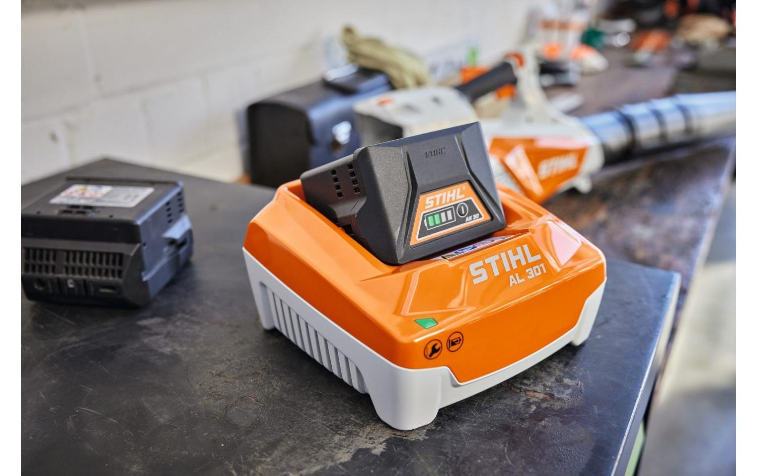 Stihl Batterie-Ladegerät »Stihl AL 301«