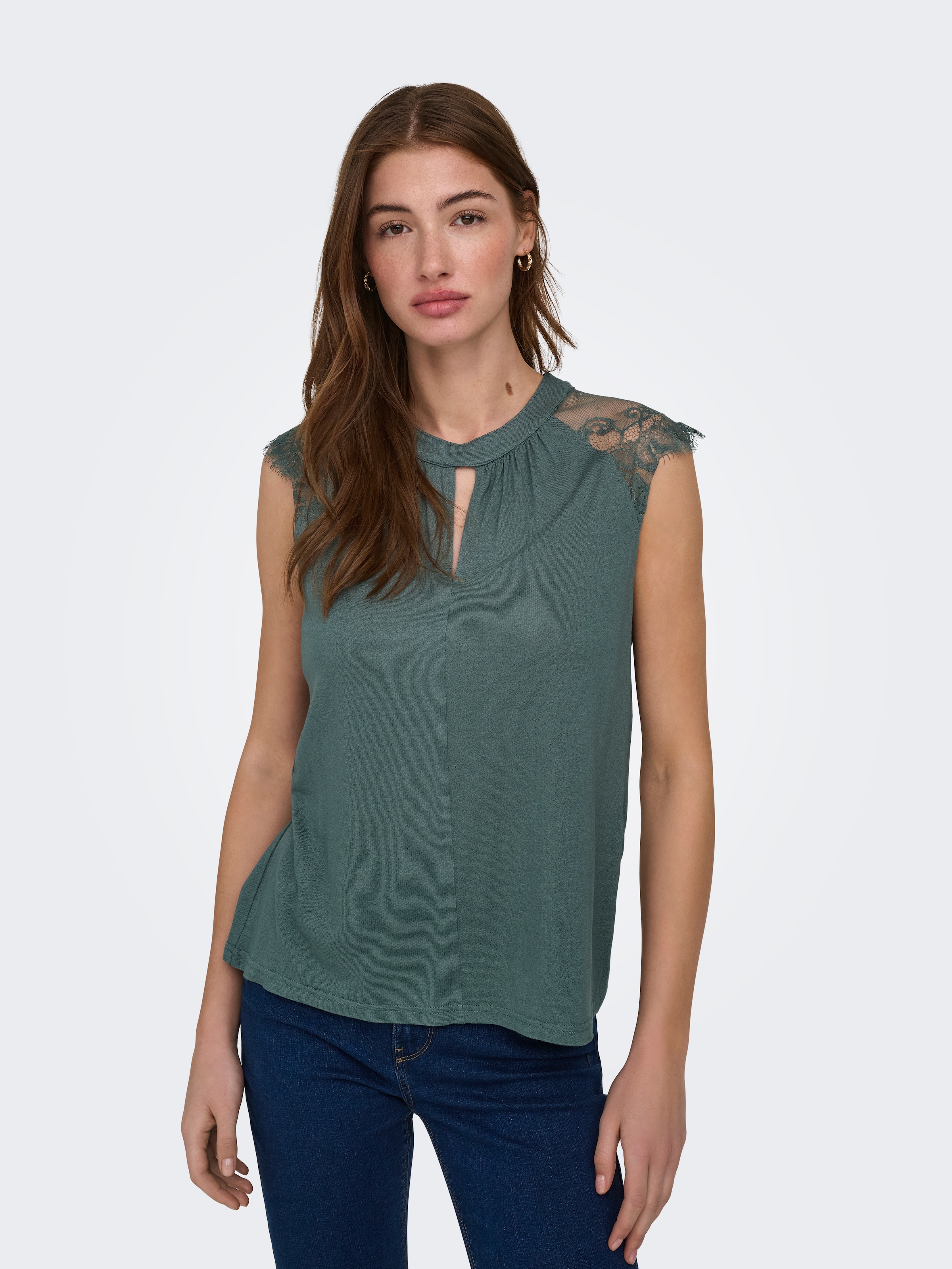 ONLY T-shirt à manches courtes »ONLNICOLA S/S TOP CS JRS« viscose, coupe regular fit, col rond