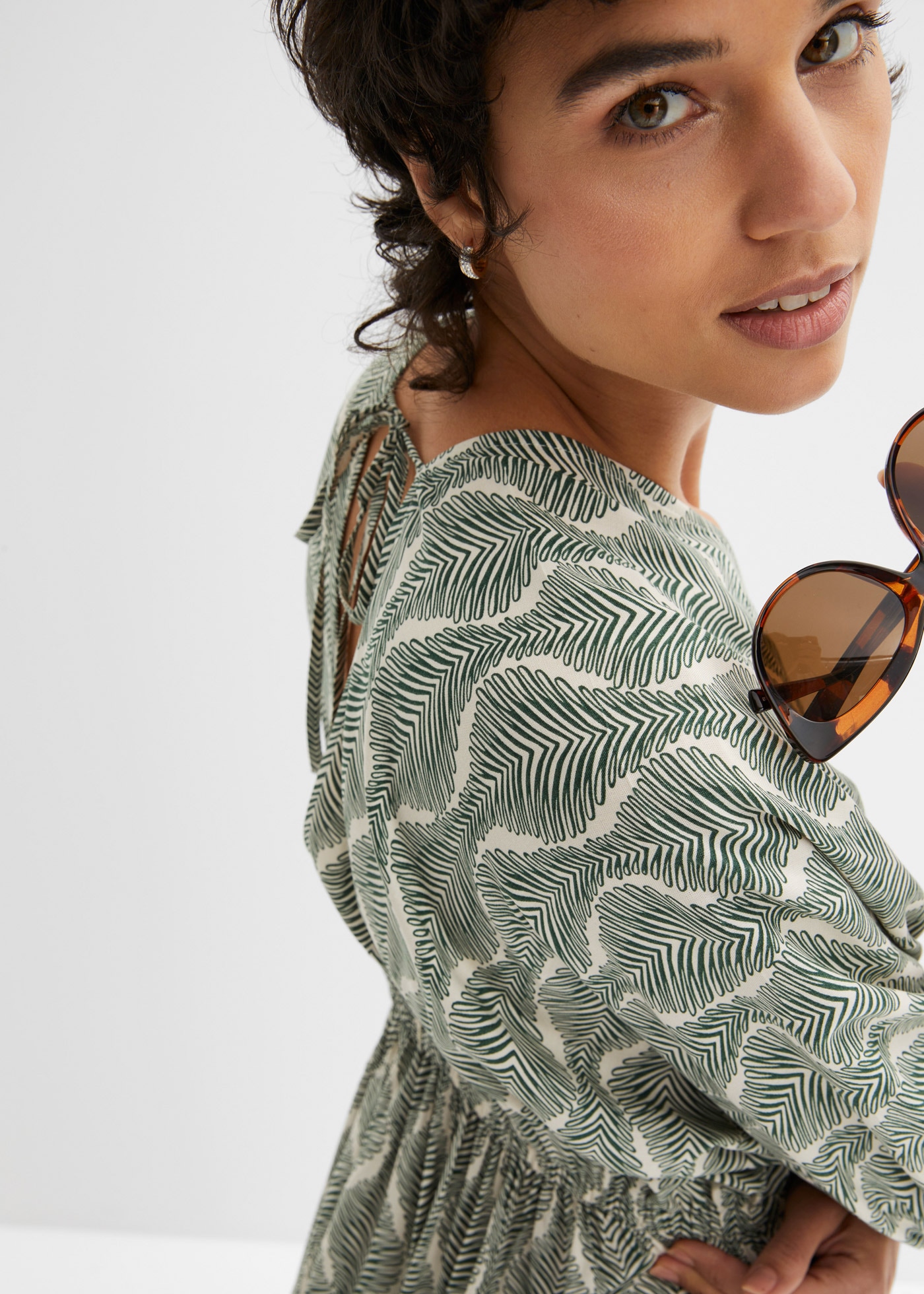 bonprix Robe midi »Midikleid aus fliessender Viskose« Midikleid aus fliessender Viskose