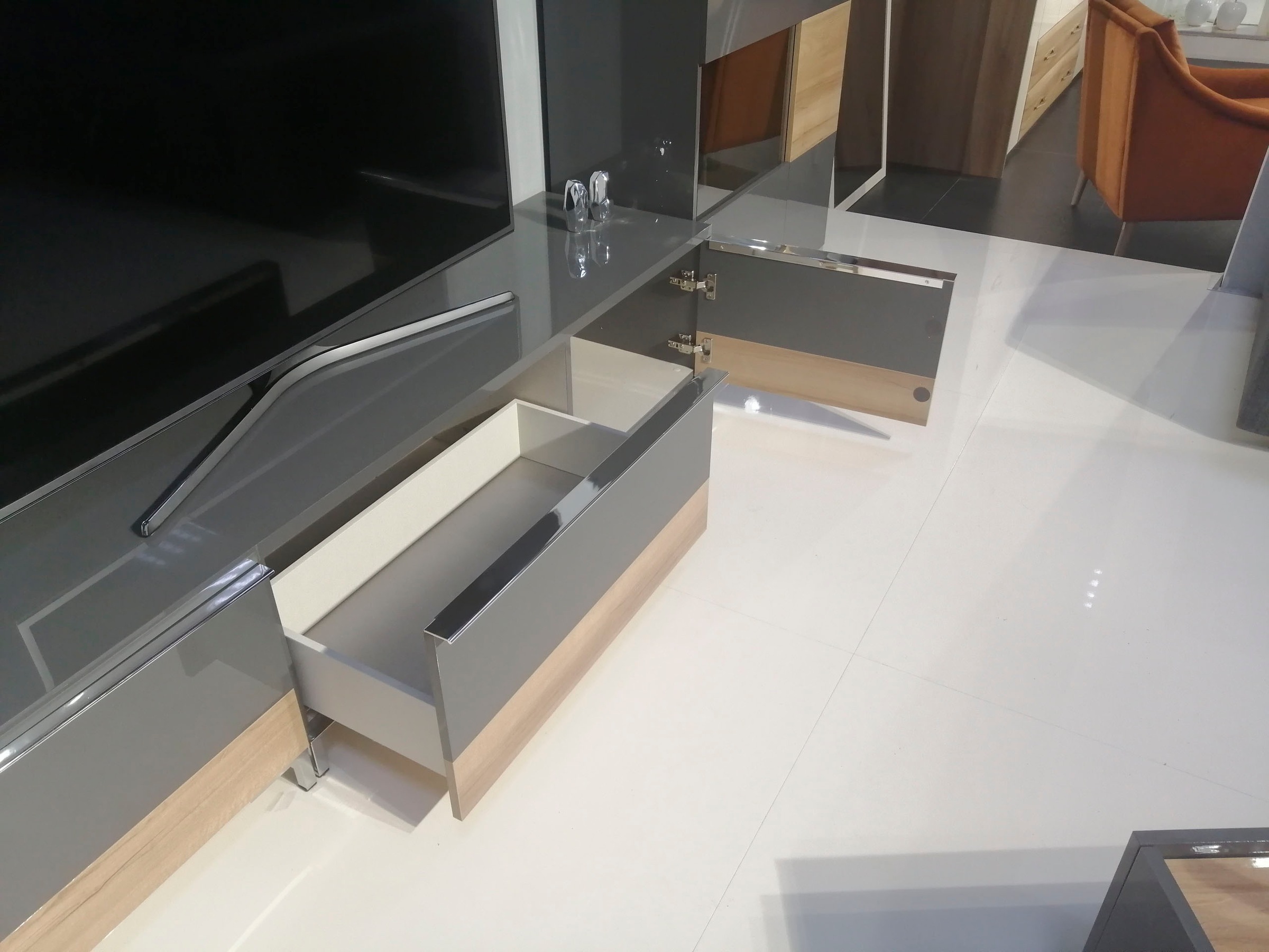 PLACES OF STYLE Table basse »Onyx« Kommode mit Soft-Close-Funktion, in zwei Breiten, Fernsehtisch