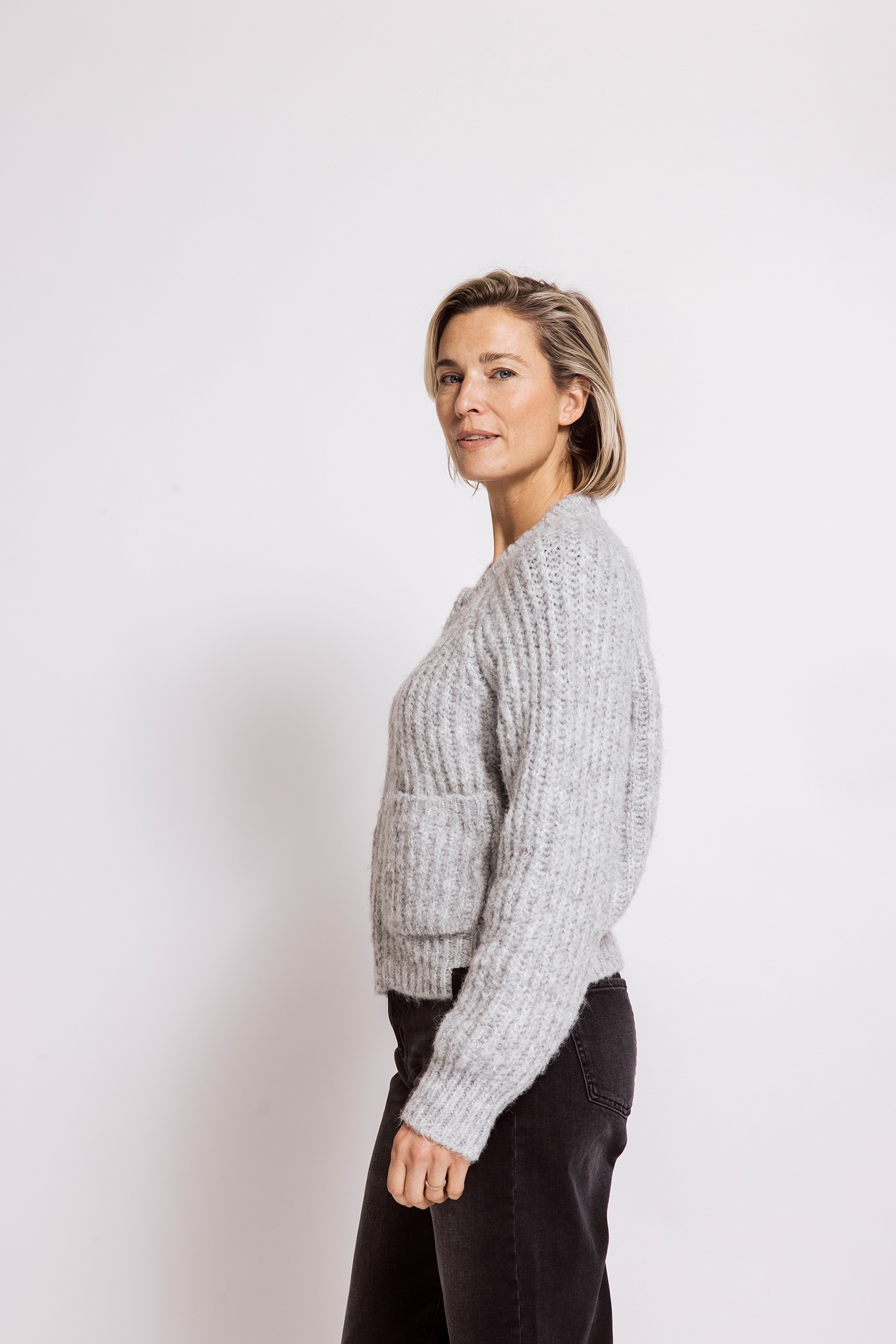 Zhrill Veste en tricot »CORINNA« look décontracté, coupe régulière, avec fermeture éclair, structure côtelée