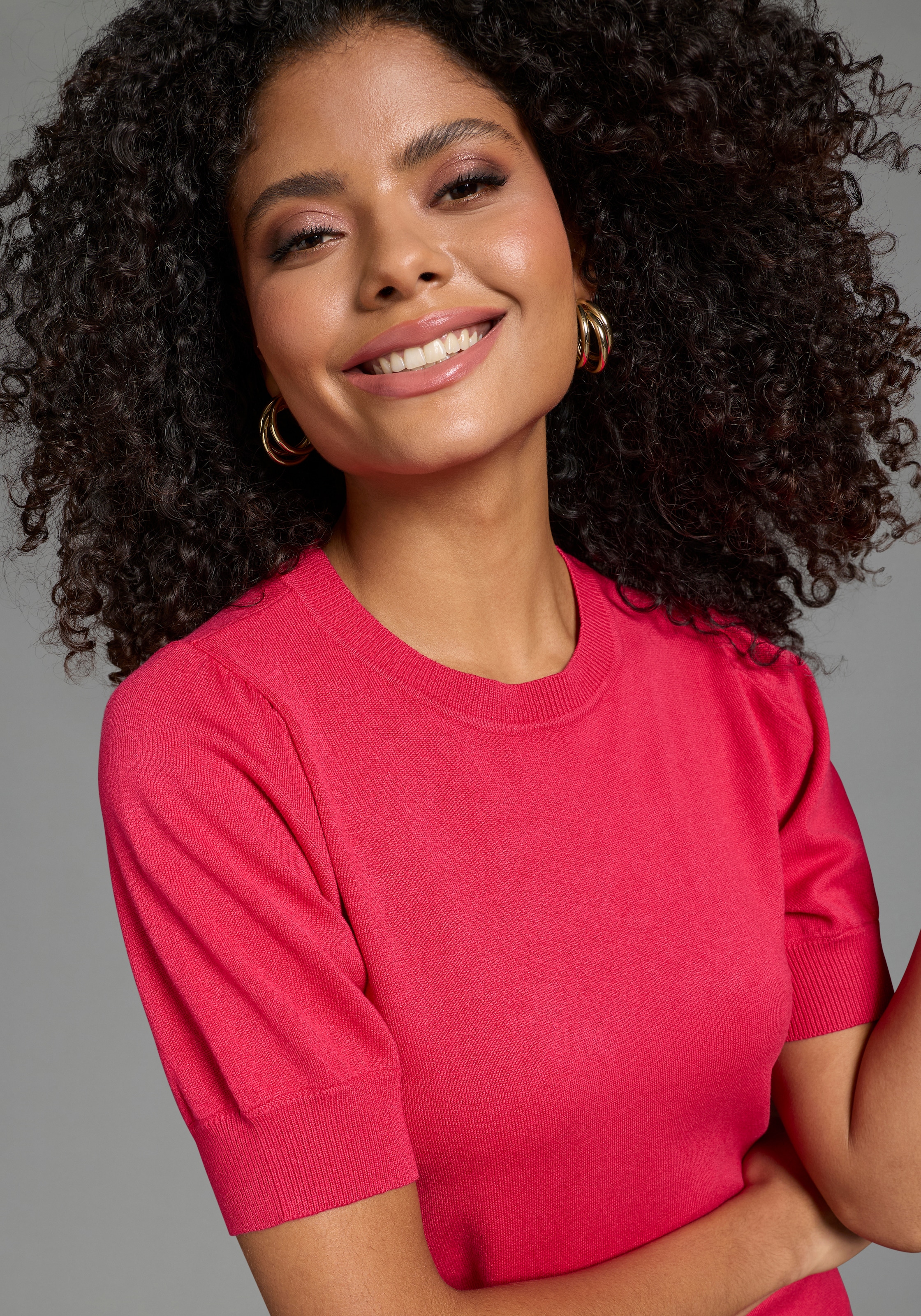 Laura Scott Robe en tricot mit femininen Volumenärmeln, mit Halbarm