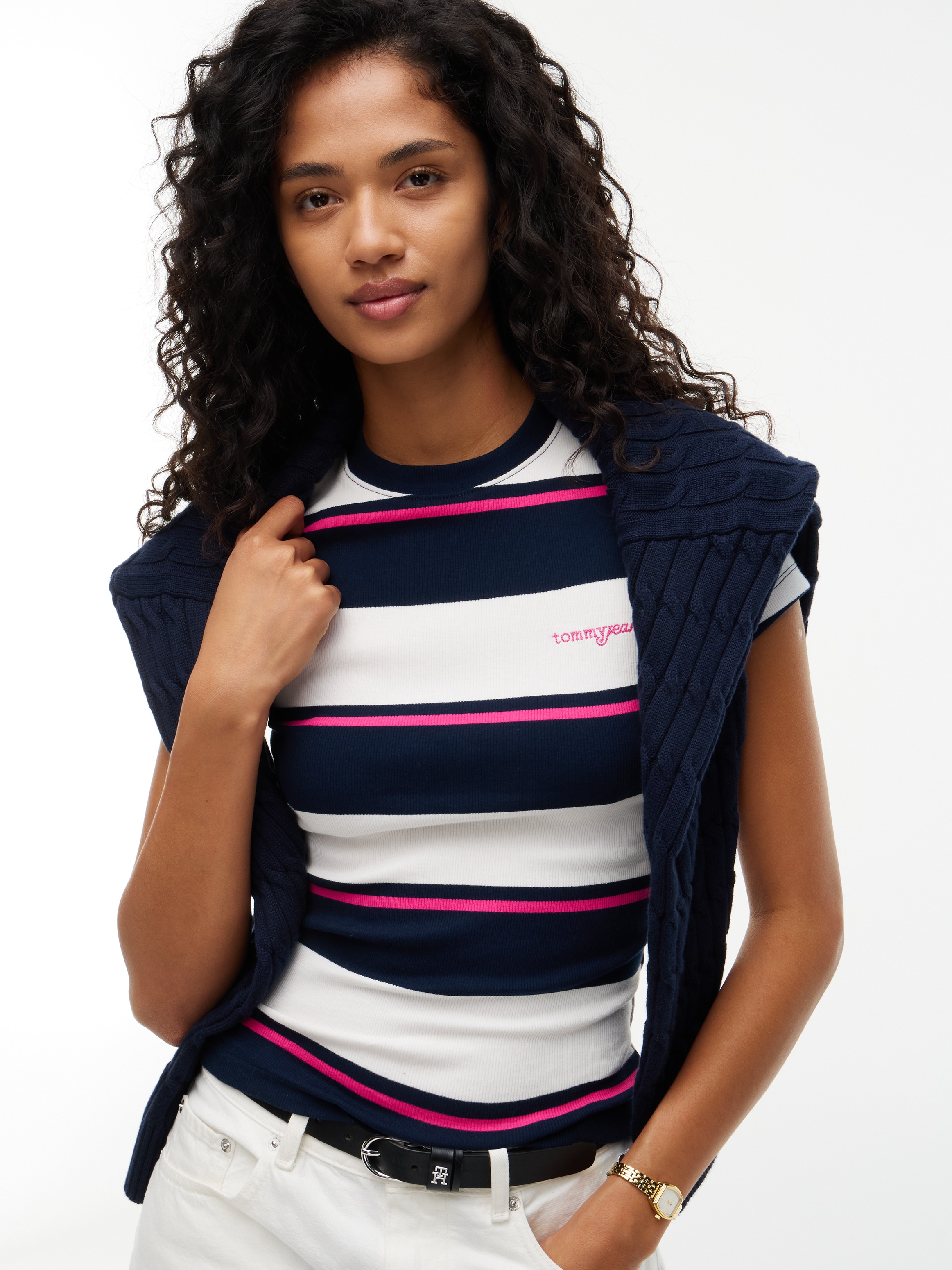Tommy Jeans Shirt à col rond »TJW SLIM RIB SCRIPT SS TEE« Mélange de coton, coupe slim, ajustée, en structure côtelée