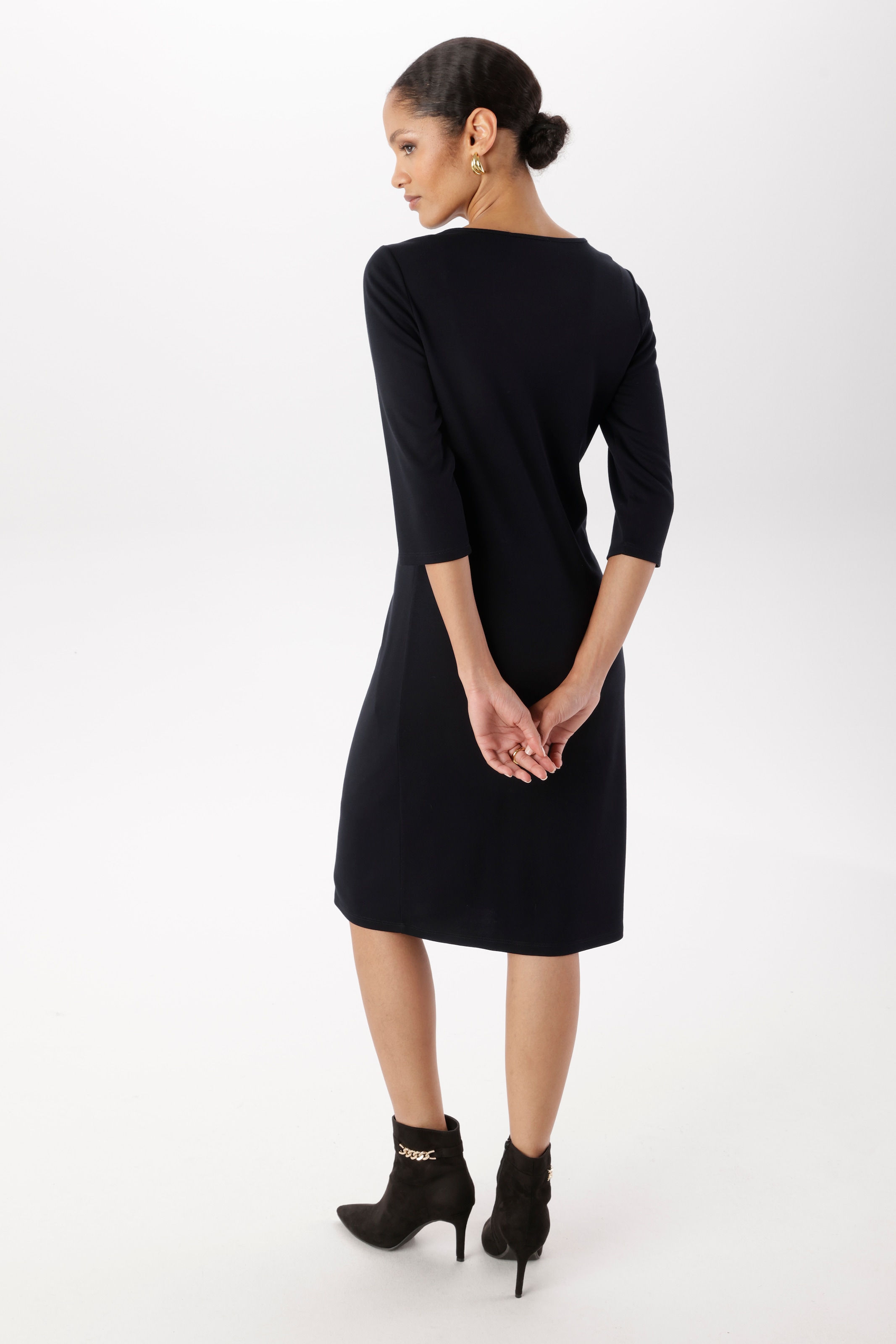 Aniston SELECTED Robe t-shirt grande découpe au col rond - NOUVELLE COLLECTION