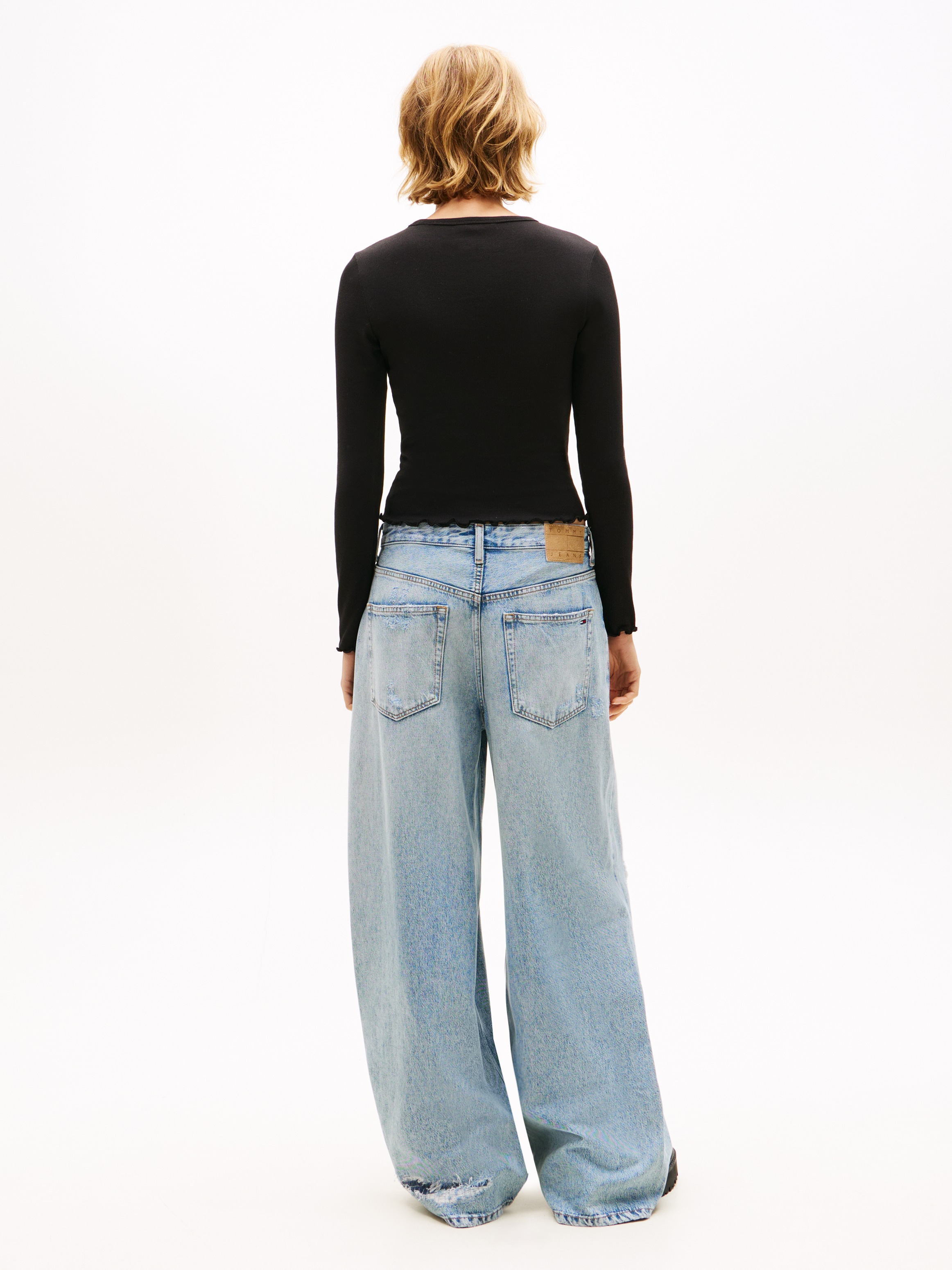 Tommy Jeans T-shirt à manches longues »TJW SLIM SH LETTUCE EDGE RIB LS« mit gerippter Struktur, gewellter Saum