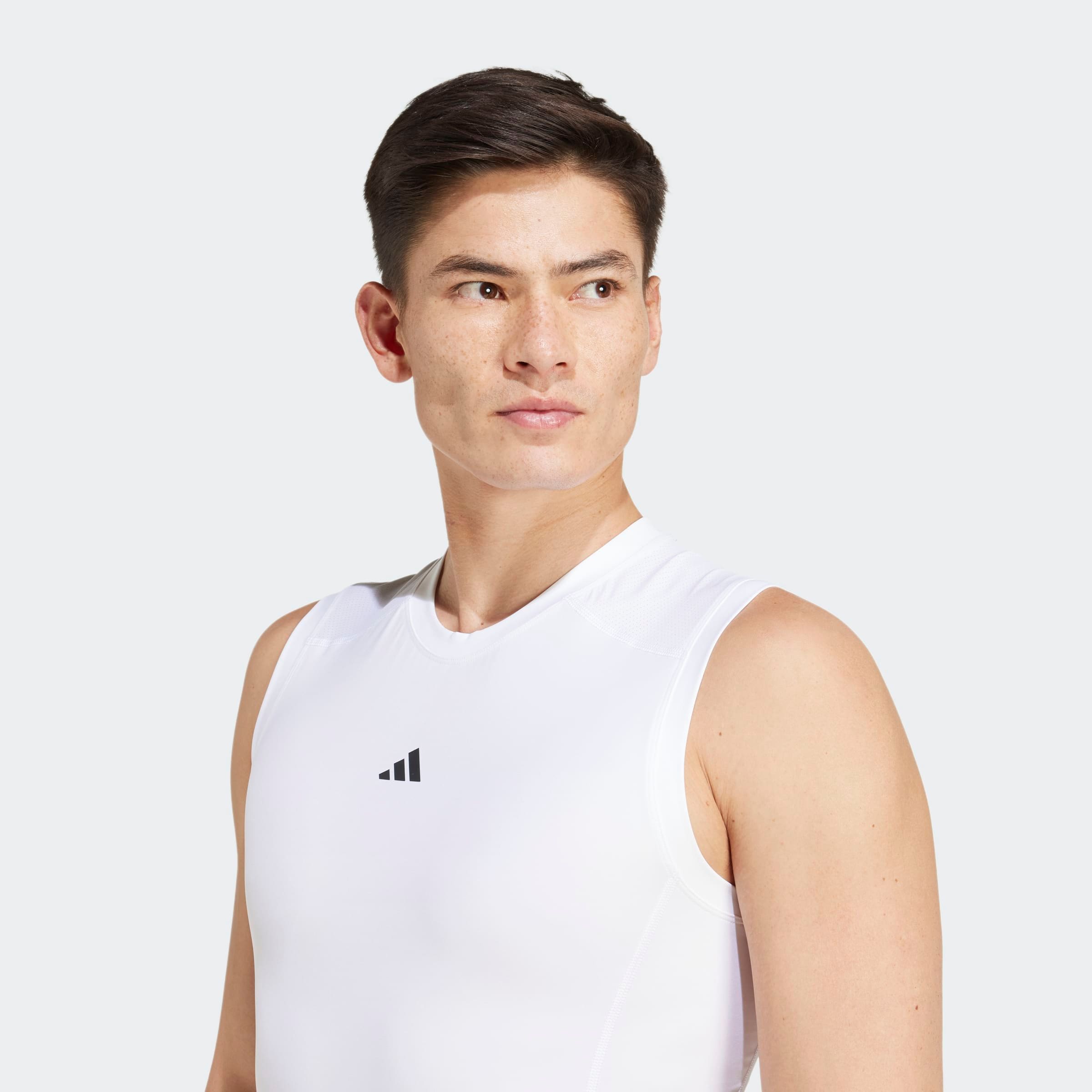 adidas Performance Débardeur »TECHFIT COMPRESSION TRAINING SLEEVELESS« avec col rond, sans fermeture, longueur normale