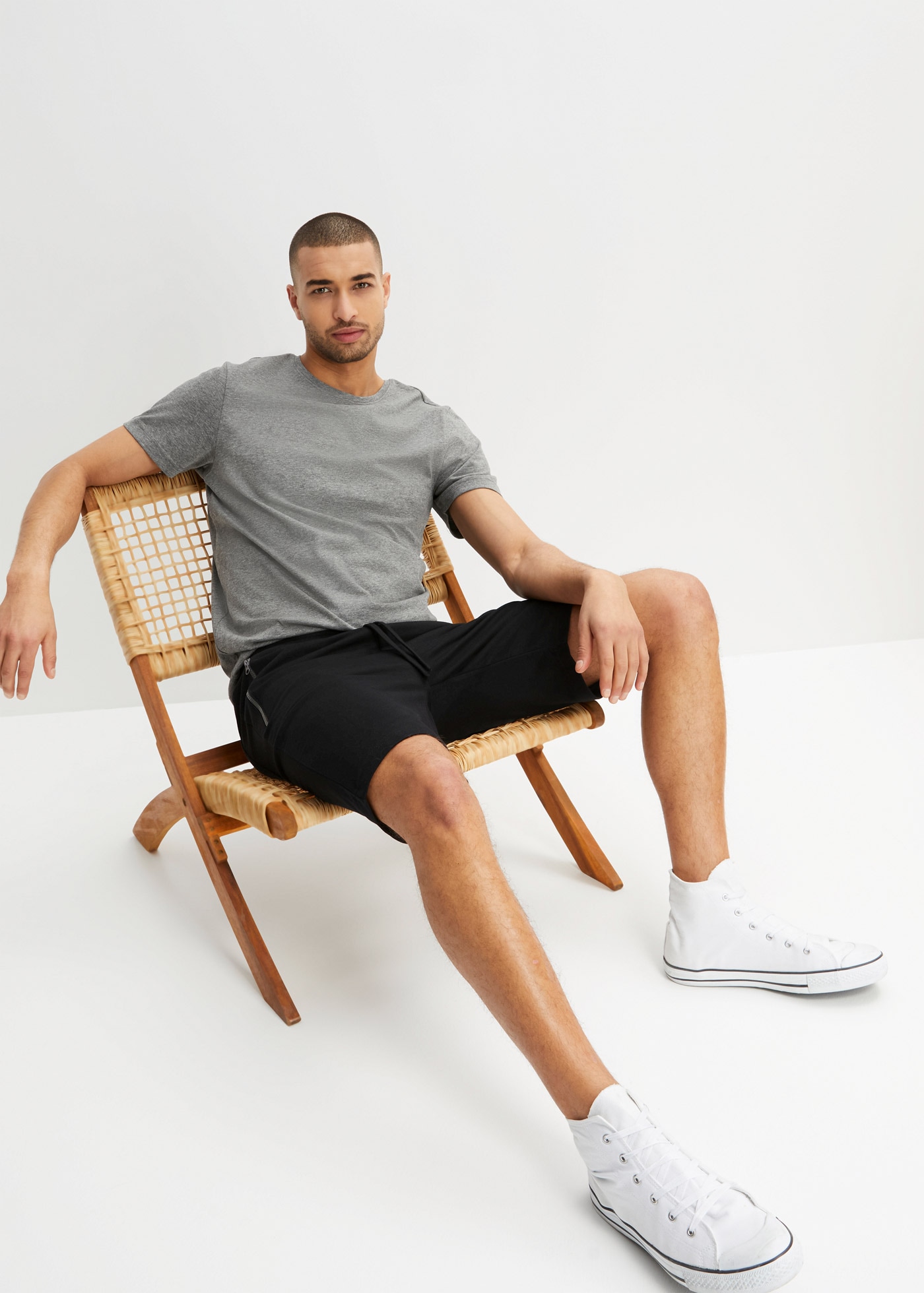 bonprix Sweatbermudas  aus Baumwolle und Polyester, mit Reissverschluss-Taschen, regular fit
