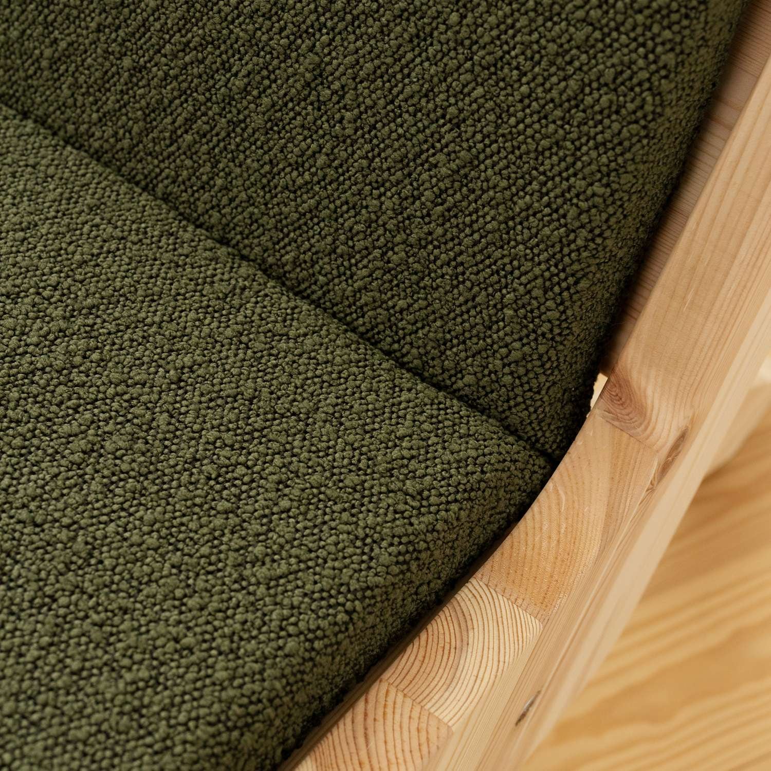 Karup Design Loungesessel »Sway Lounge Chair, ohne Armlehnen, aus FSC®-zertifiziertem Massivholz« Matratze mit Bouclé-Bezug in mehreren Farben, Made in Europe