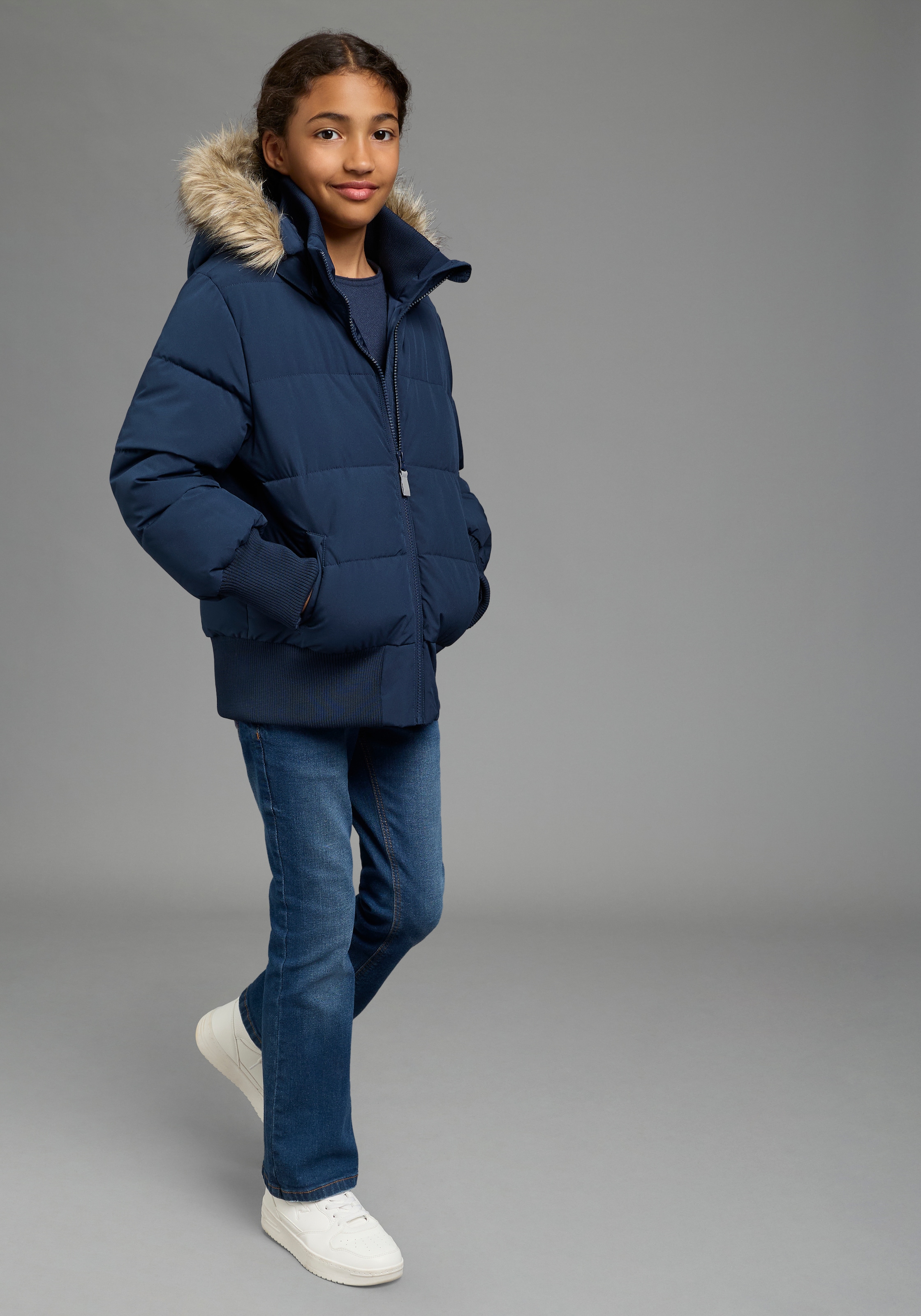 KangaROOS Outdoorjacke »Winterjacke mit Fellkragen und reflektierenden KangaROOS Logo-Print« mit Kapuze Warme Jacke mit breitem Ripp-Bund, Kapuzenfütterung
