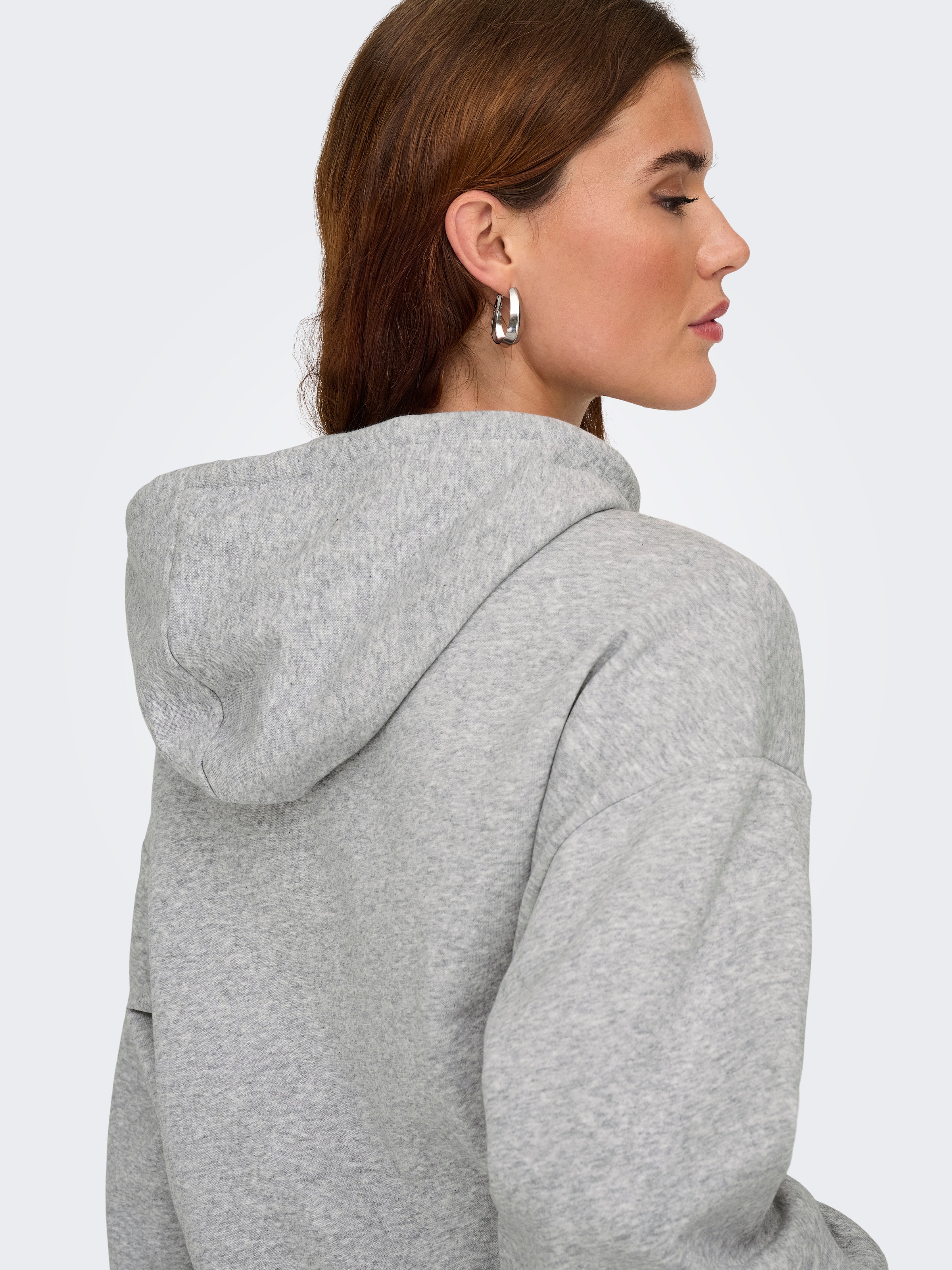ONLY Sweat à capuche »ONLSWEAT LIFE L/S HOODIE CROPPED SWT«, mélange de coton, coupe ample
