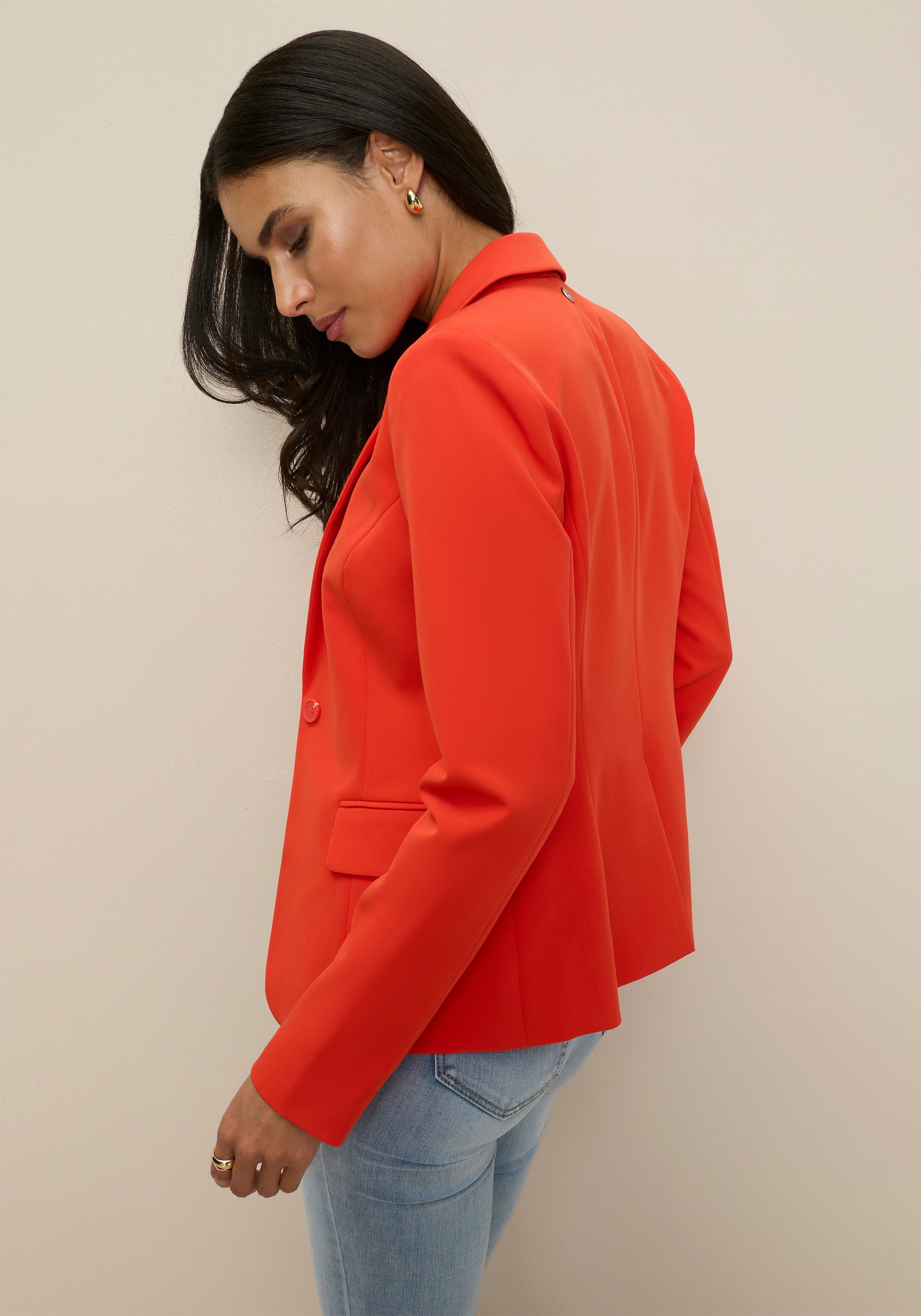 Tamaris Kurzblazer »mit figurbetonter Passform« in Trendfarben - mit passender Hose