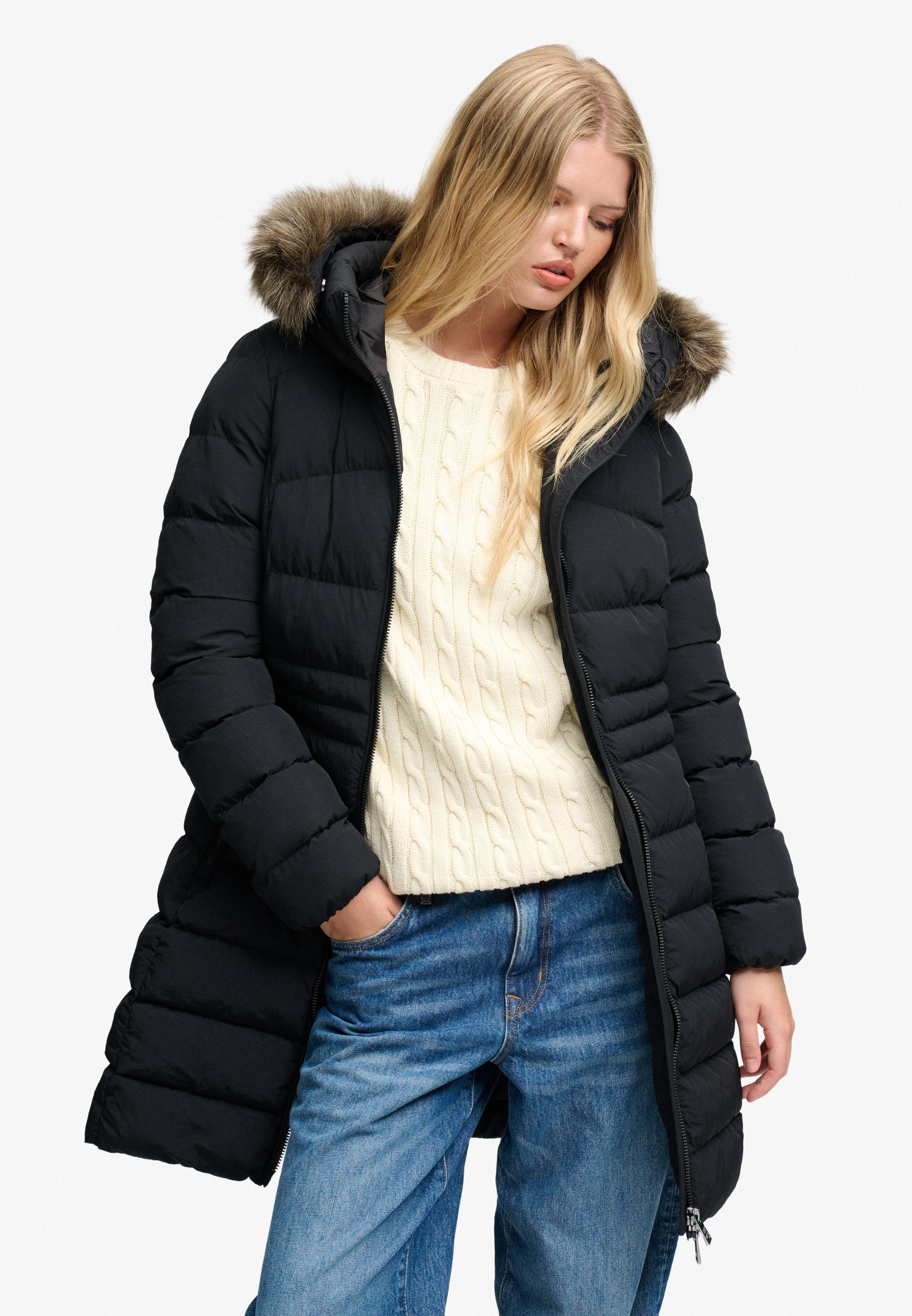 Superdry Veste matelassée »HOOD FAUX FUR FUJI MID LENGTH« avec capuche fibre synthétique, coupe slim
