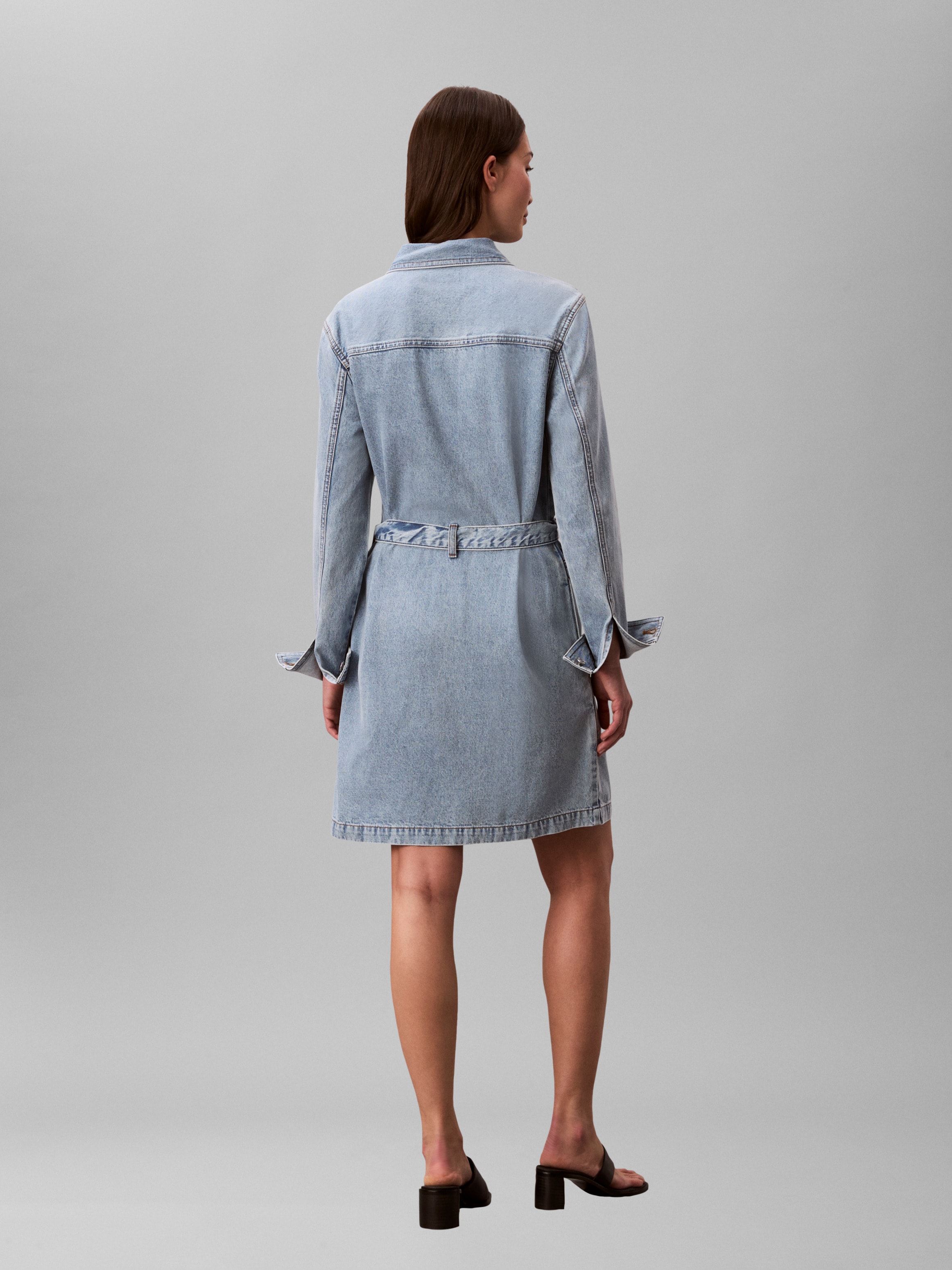 Calvin Klein Jeans Robe en jean »BELTED DENIM MINI DRESS COASTAL« Regular Fit, durchgehende Knopfleiste und Gürtel
