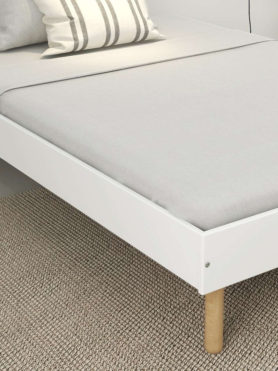 GOODproduct Bett »Dagmar, Bettgestell, Futonbett, Füsse aus Massivholz« 140cm Liegefläche,  mit festen Latten aus massiver Kiefer, belastbar mit 200KG