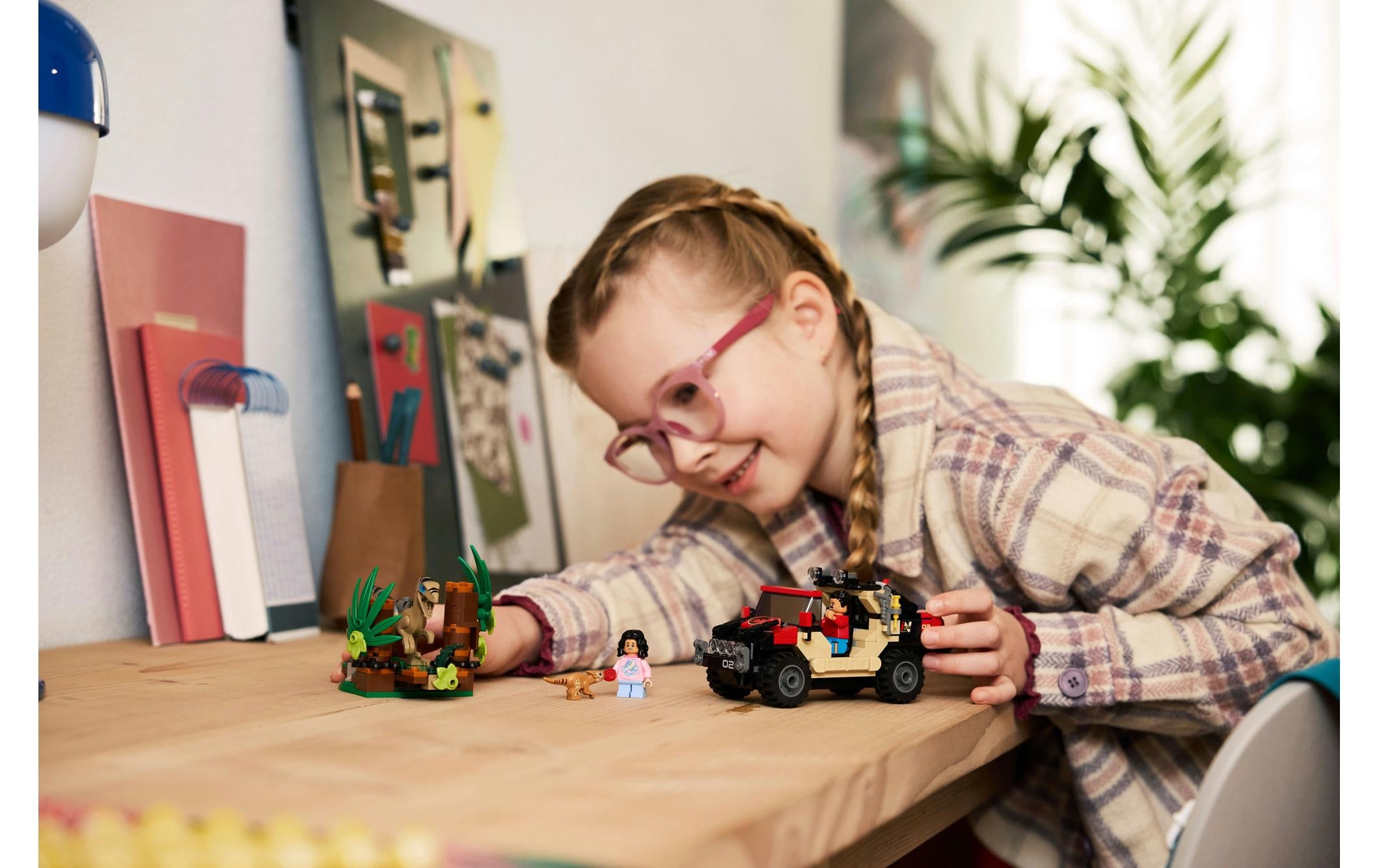 LEGO® Briques de jeu »Jurassic World Raptor: Verfolgungsjagd mit dem Geländewagen«