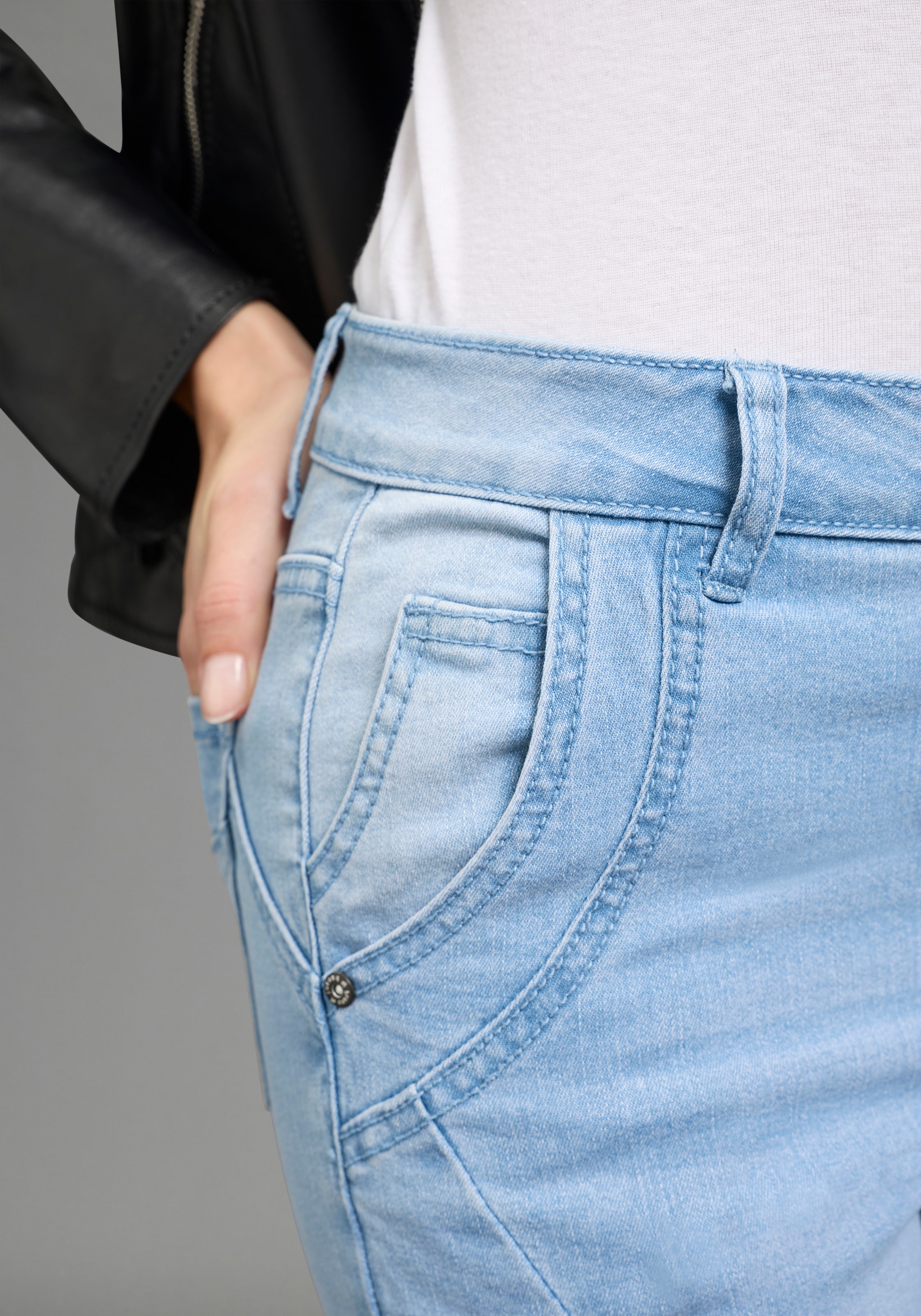 Bruno Banani Skinny-fit-Jeans extraenger Schnitt, normale Leibhöhe, mit Gesäss- und Eingrifftaschen