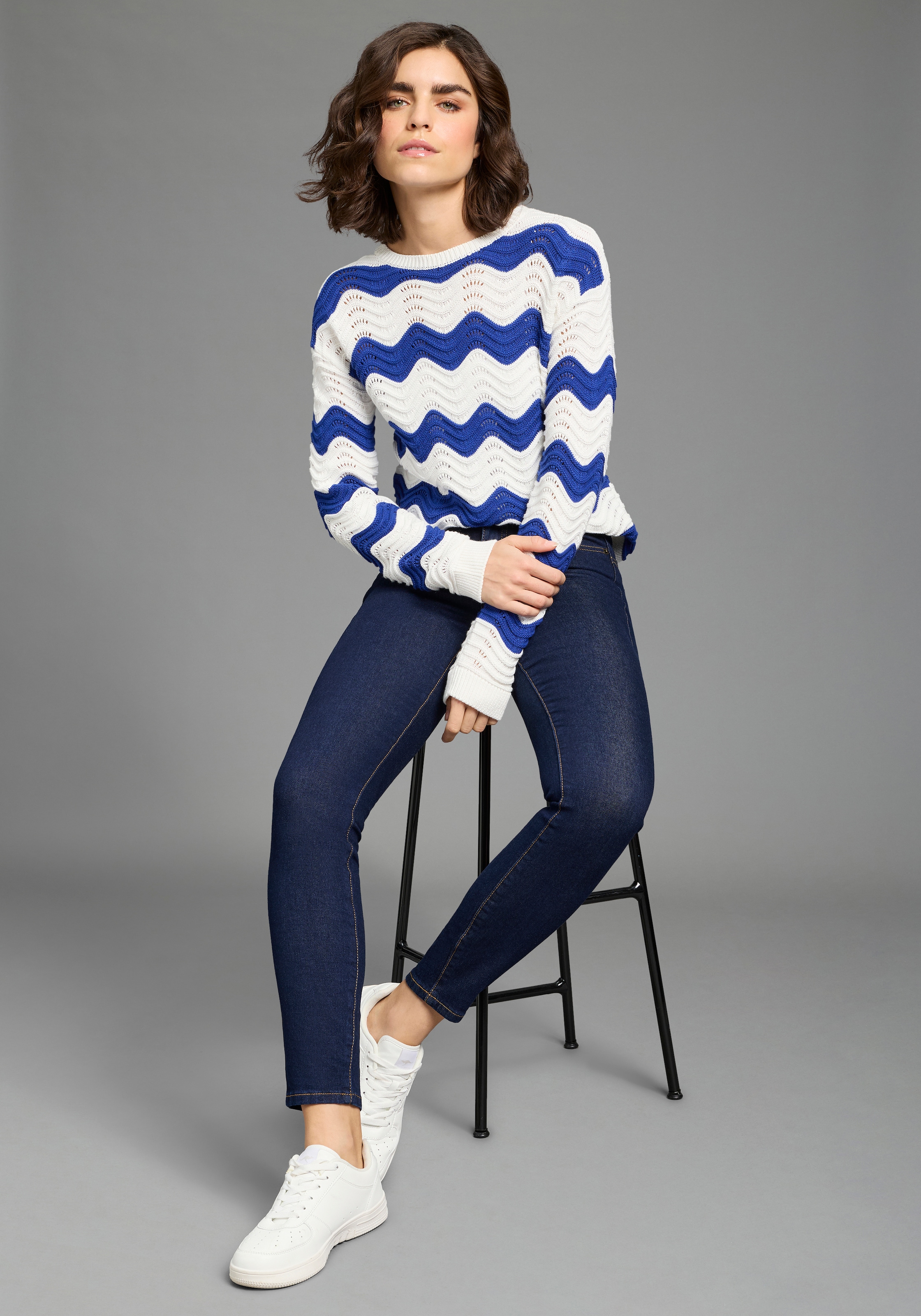 KangaROOS Pull ajouré aus Baumwolle, mit Rundhalsausschnitt, figurumspielende Passform