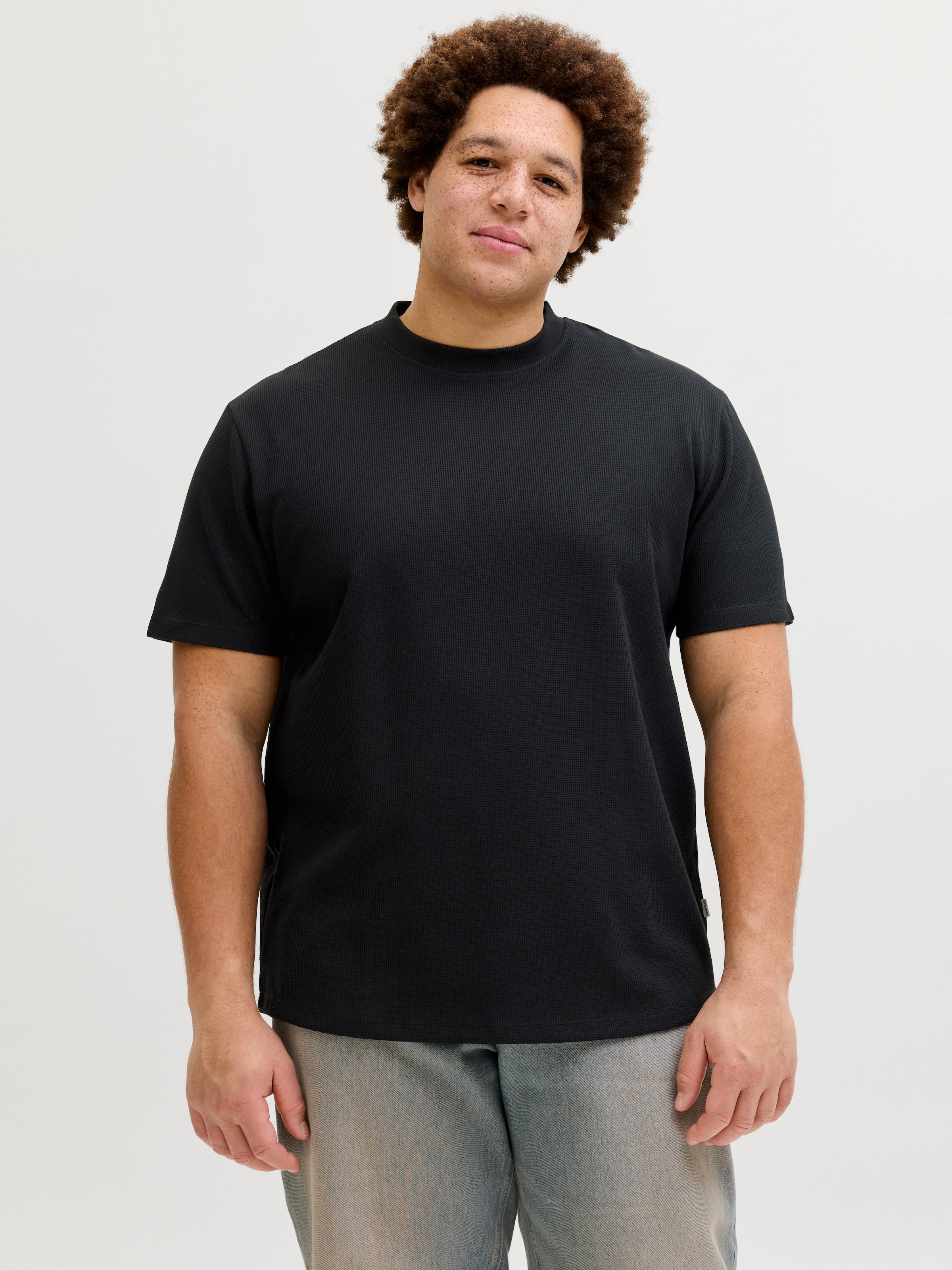Jack & Jones PlusSize T-shirt »JJEAUSTIN TEE SS NOOS PLS« avec encolure ronde